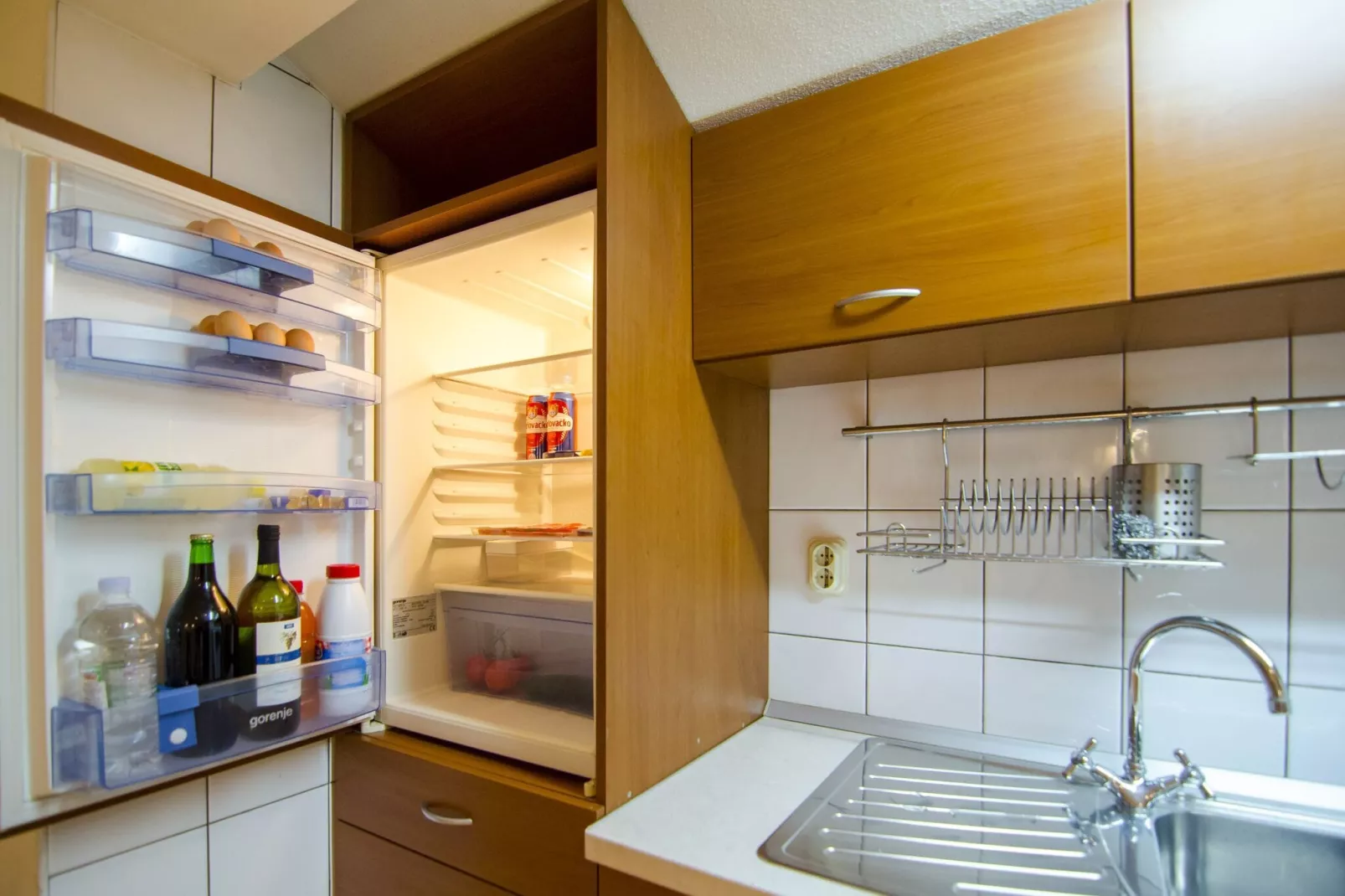 Holiday Home Bliss - Holiday Home with Outdoor Pool and Sea View (ST)-Kitchen