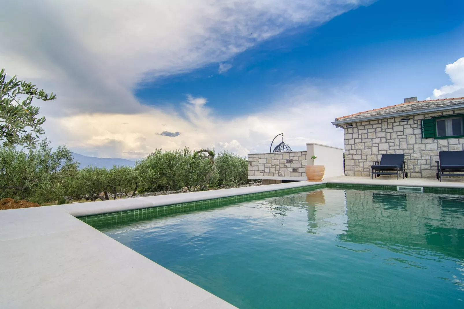 Holiday Home Bliss - Holiday Home with Outdoor Pool and Sea View (ST)-Pool