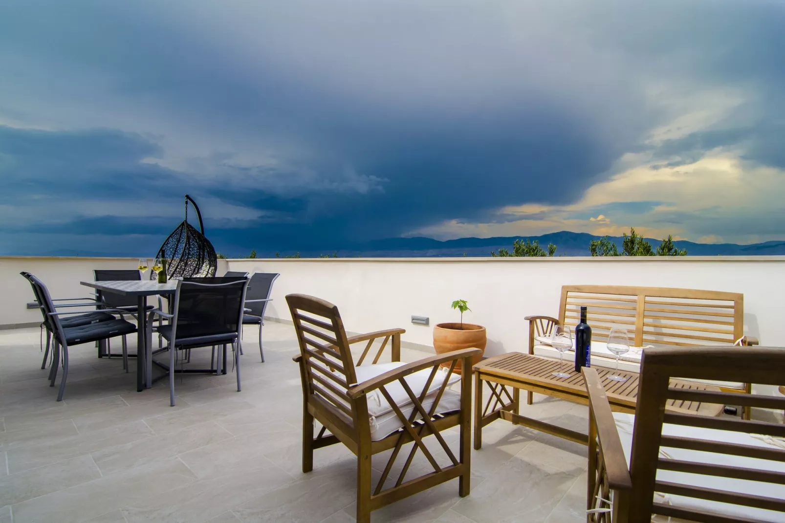 Holiday Home Bliss - Holiday Home with Outdoor Pool and Sea View (ST)-Terrace