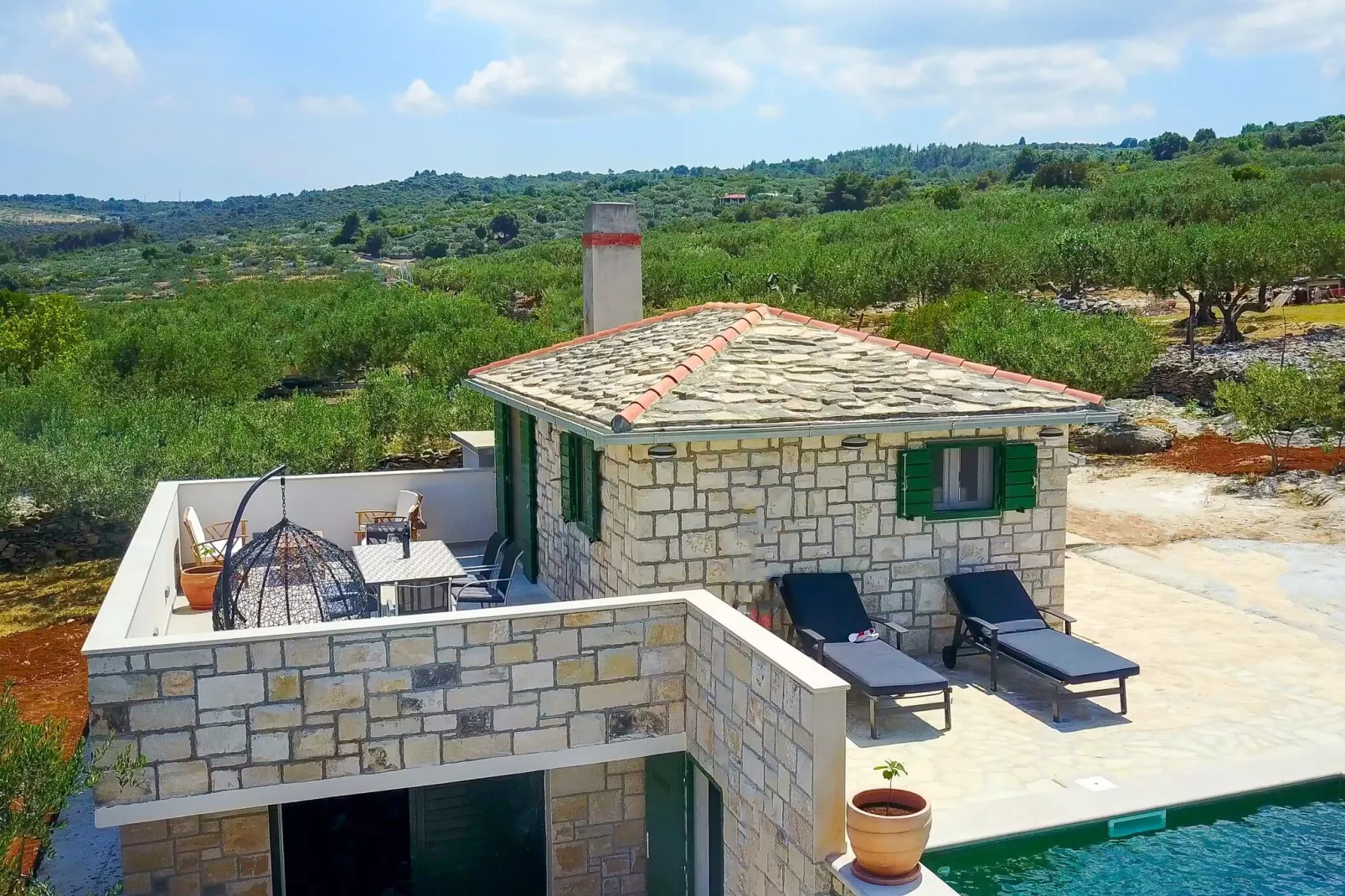 Holiday Home Bliss - Holiday Home with Outdoor Pool and Sea View (ST)-Outdoor