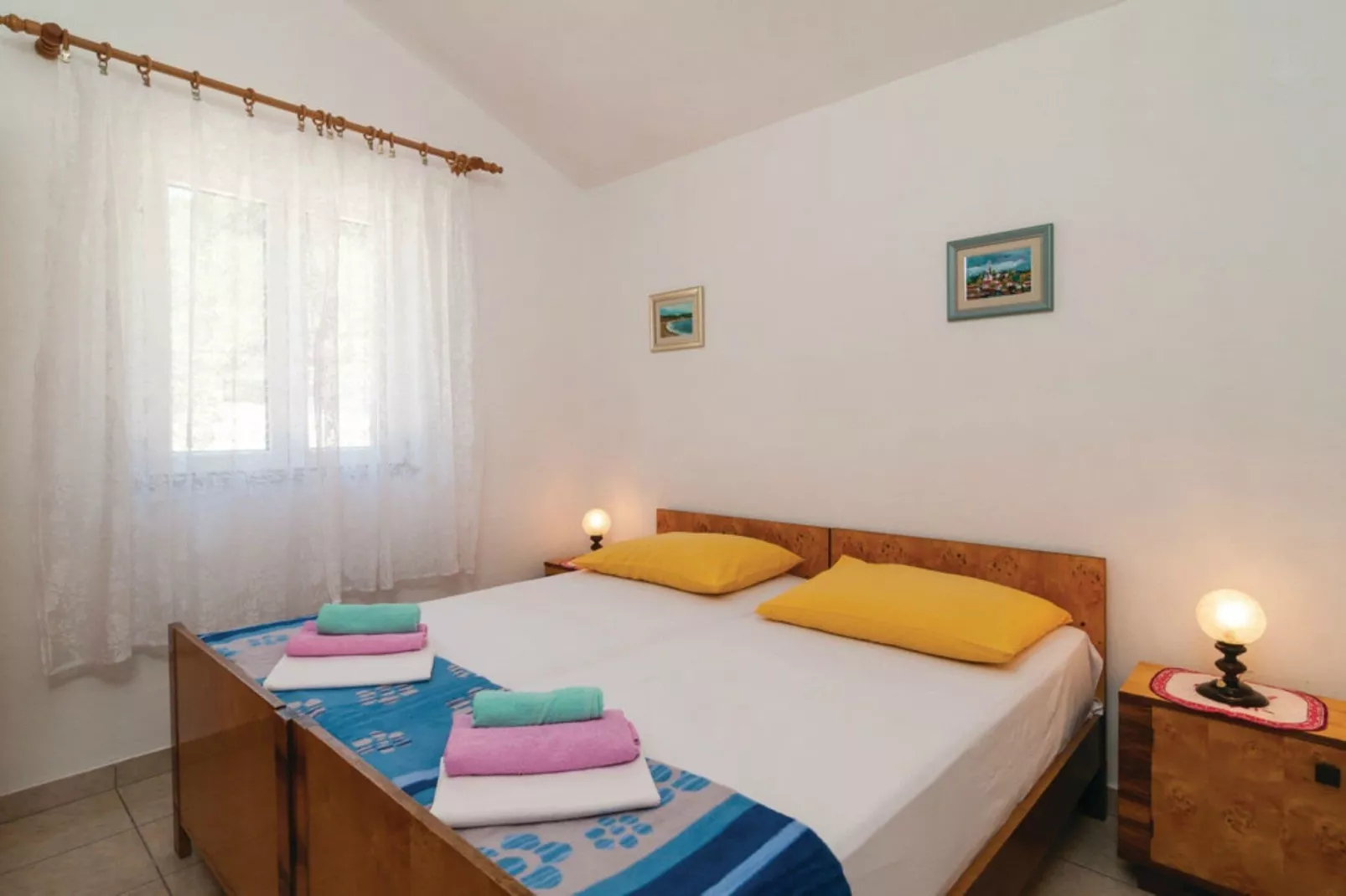 Holiday Home Blossom - Four Bedroom Holiday Home with Outdoor Pool and Jacuzzi - (ST)-Chambre