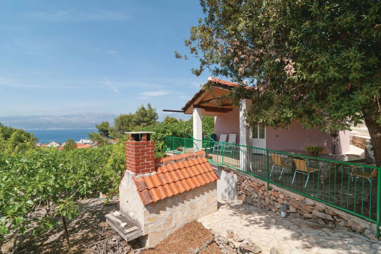 Holiday Home Blossom - Four Bedroom Holiday Home with Outdoor Pool and Jacuzzi - (ST)-Installations