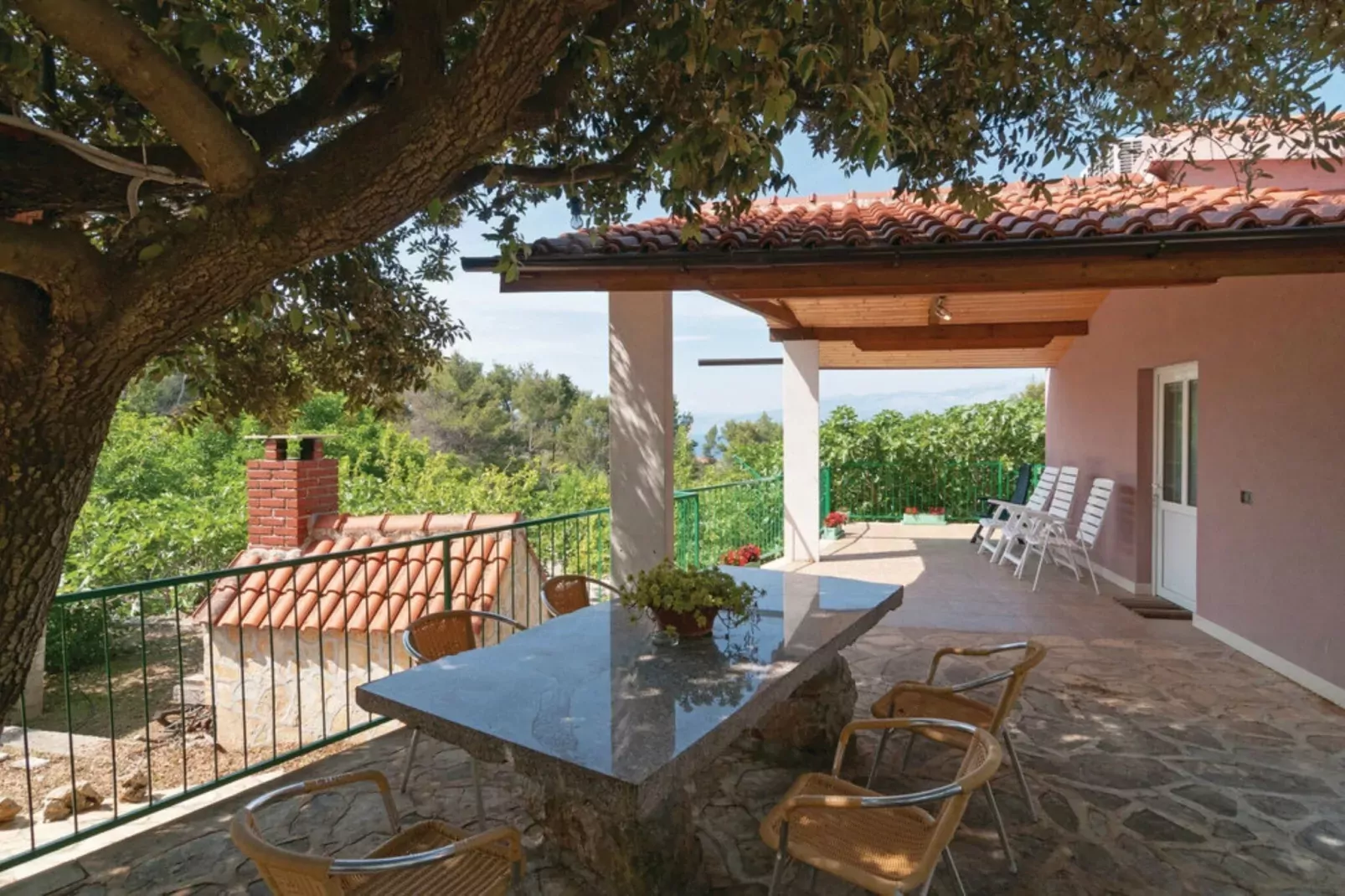 Holiday Home Blossom - Four Bedroom Holiday Home with Outdoor Pool and Jacuzzi - (ST)-Terrasse