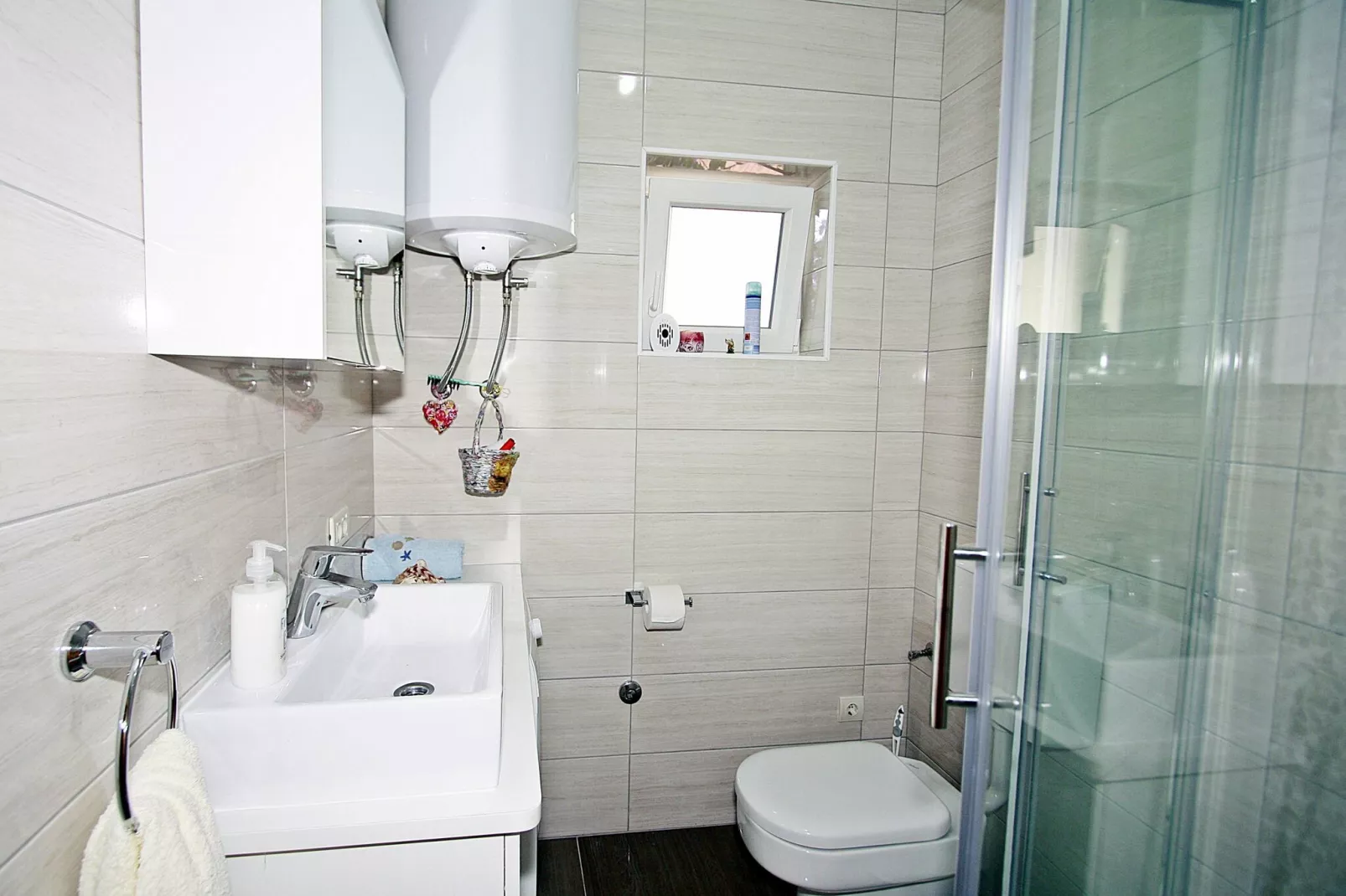 Apartments Martić - Four Bedroom Apartment with Terrace and Sea View - (ST)-Bathroom