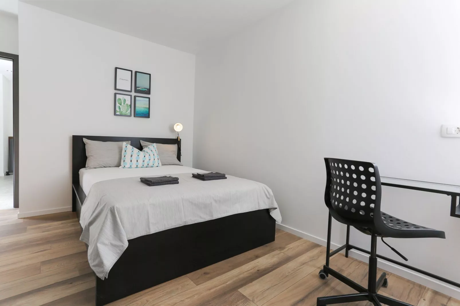 Apartments Martić - Three Bedroom Apartment with Balconies and Sea View - (ST)-Bedroom