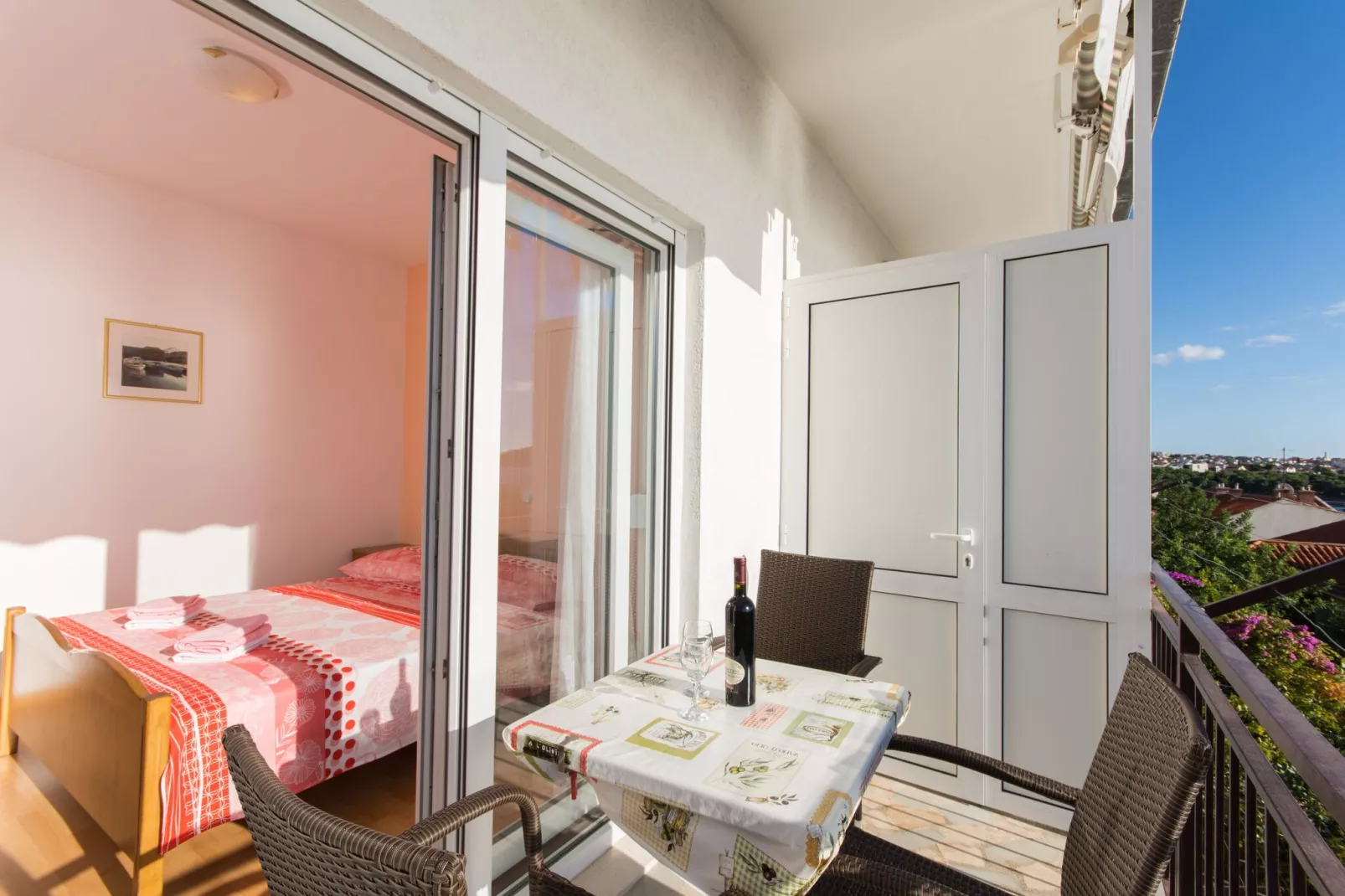 Apartments Mastelić - One Bedroom Apartment with Balcony and Sea View br.1-Terrace balcony