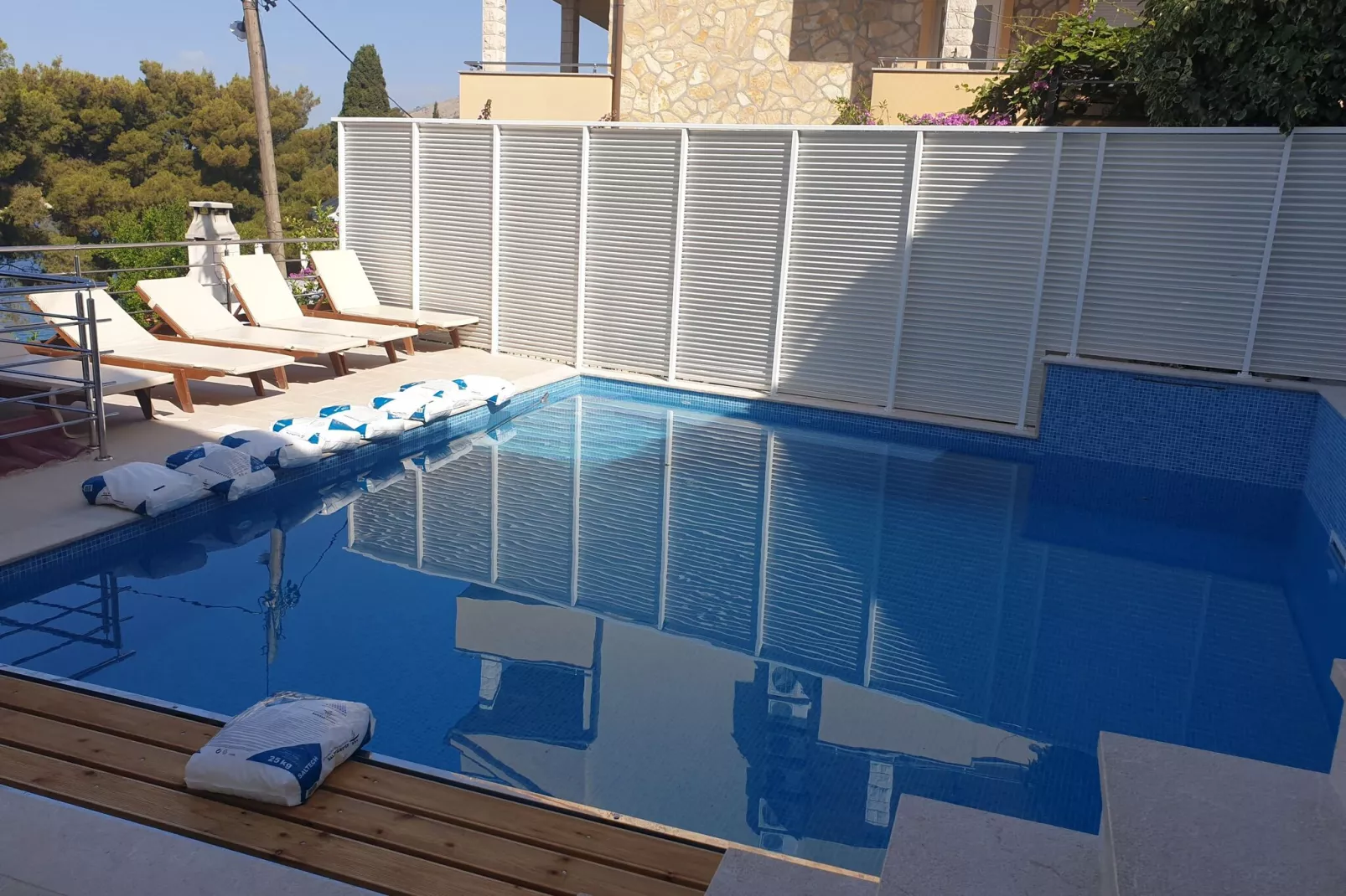 Apartments Mastelić - One Bedroom Apartment with Balcony and Sea View br.1-Pool