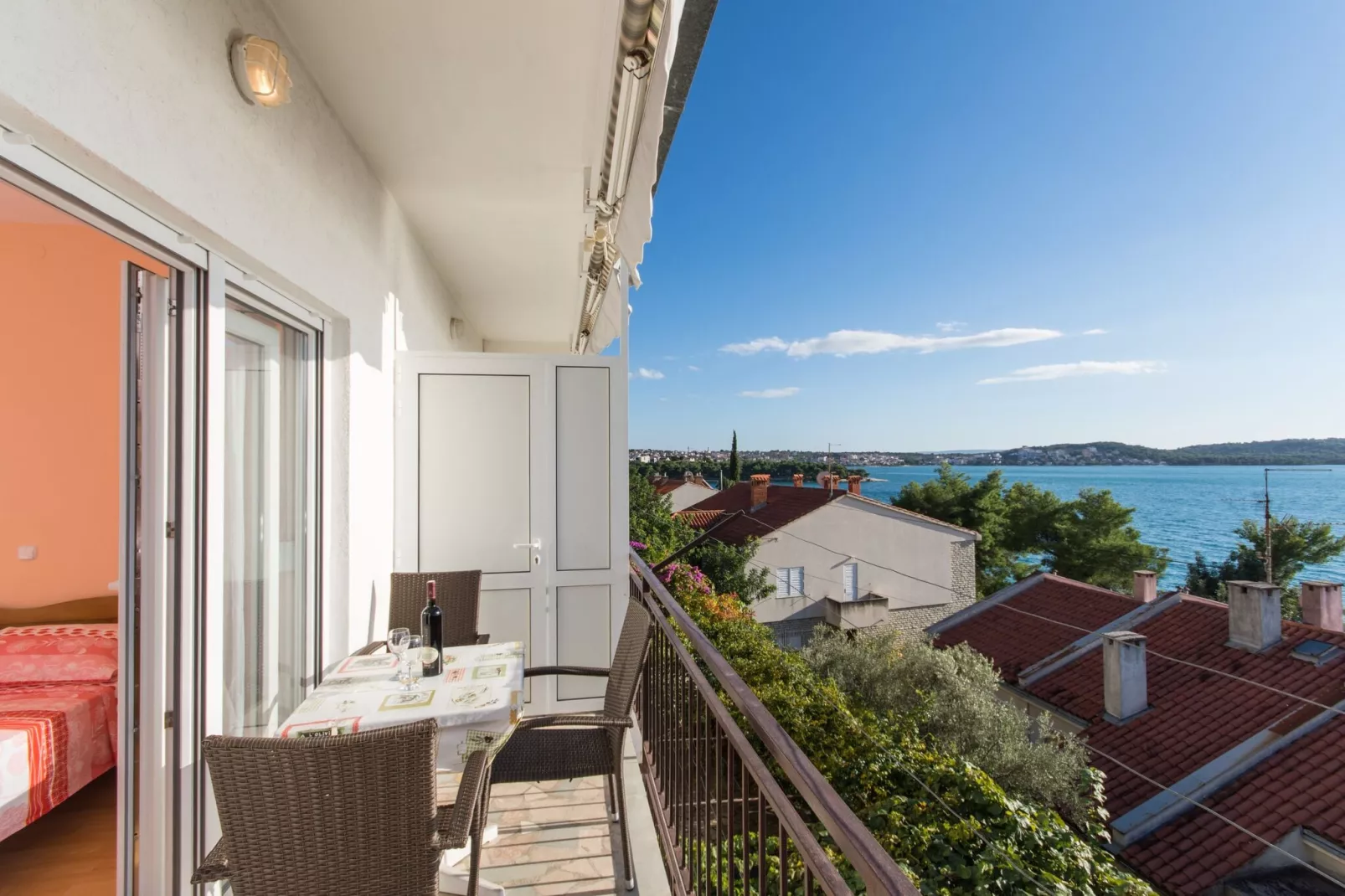 Apartments Mastelić - One Bedroom Apartment with Balcony and Sea View br.1-View