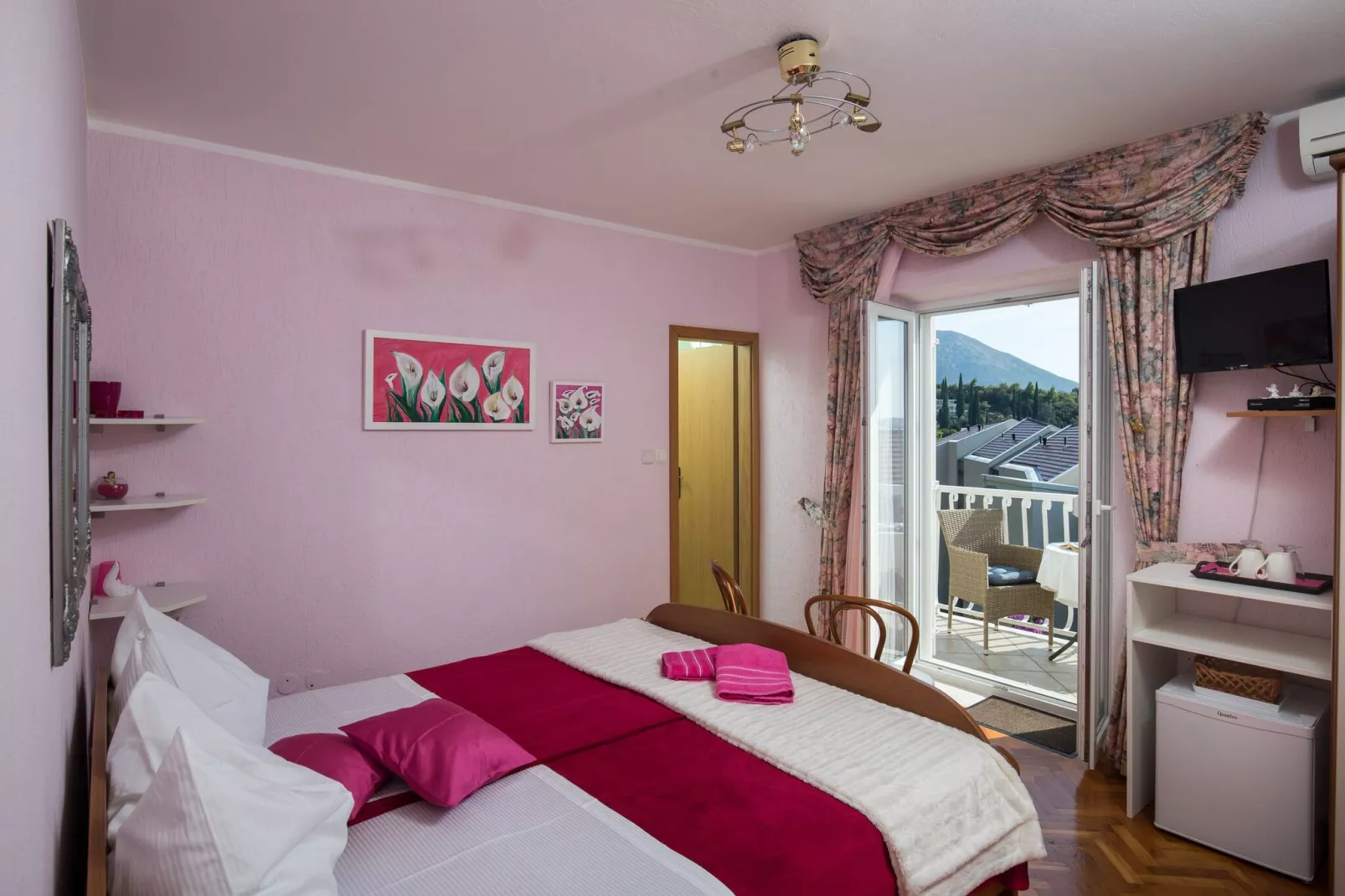 Rooms Tupina by Paulina - Comfort Double Room with Balcony and Sea View (Room 1)-Bedroom