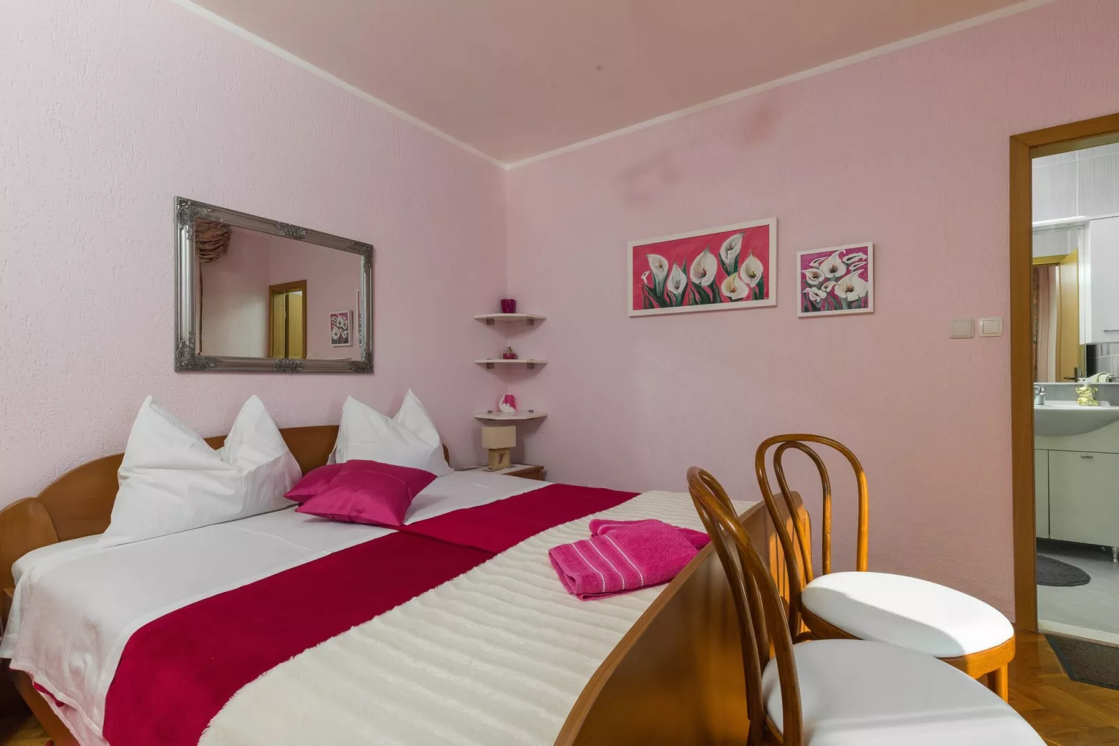 Rooms Tupina by Paulina - Comfort Double Room with Balcony and Sea View (Room 1)-Bedroom