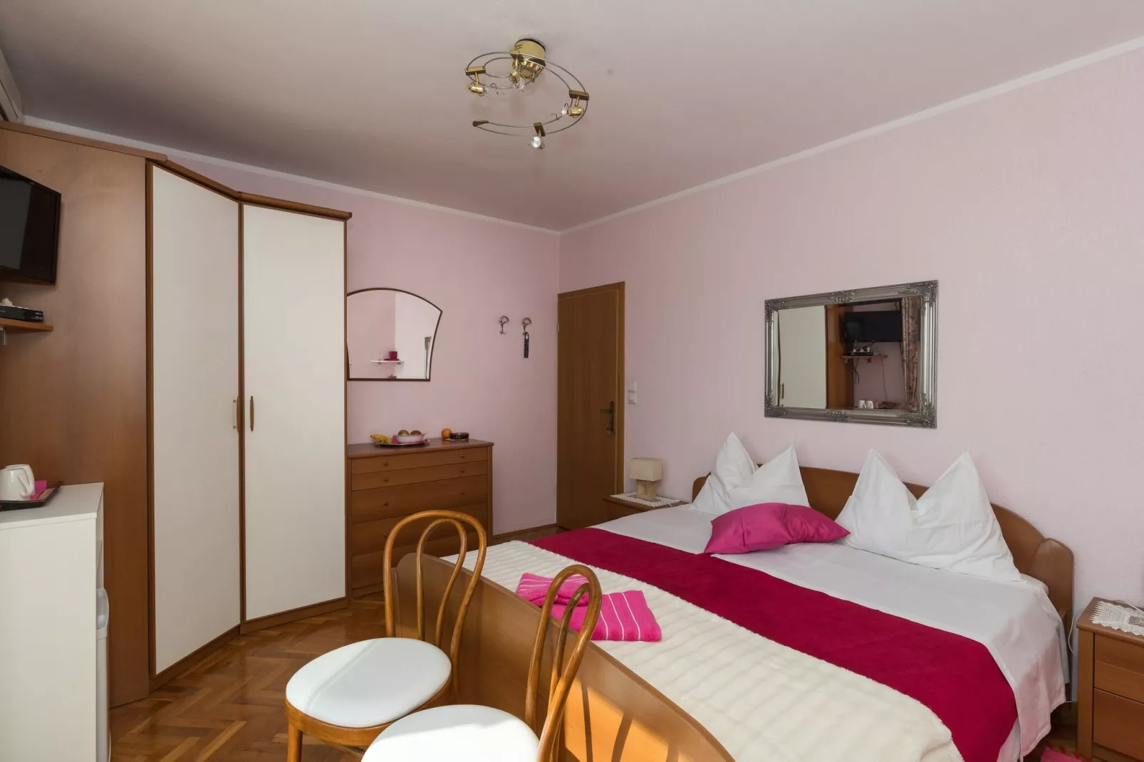 Rooms Tupina by Paulina - Comfort Double Room with Balcony and Sea View (Room 1)-Bedroom