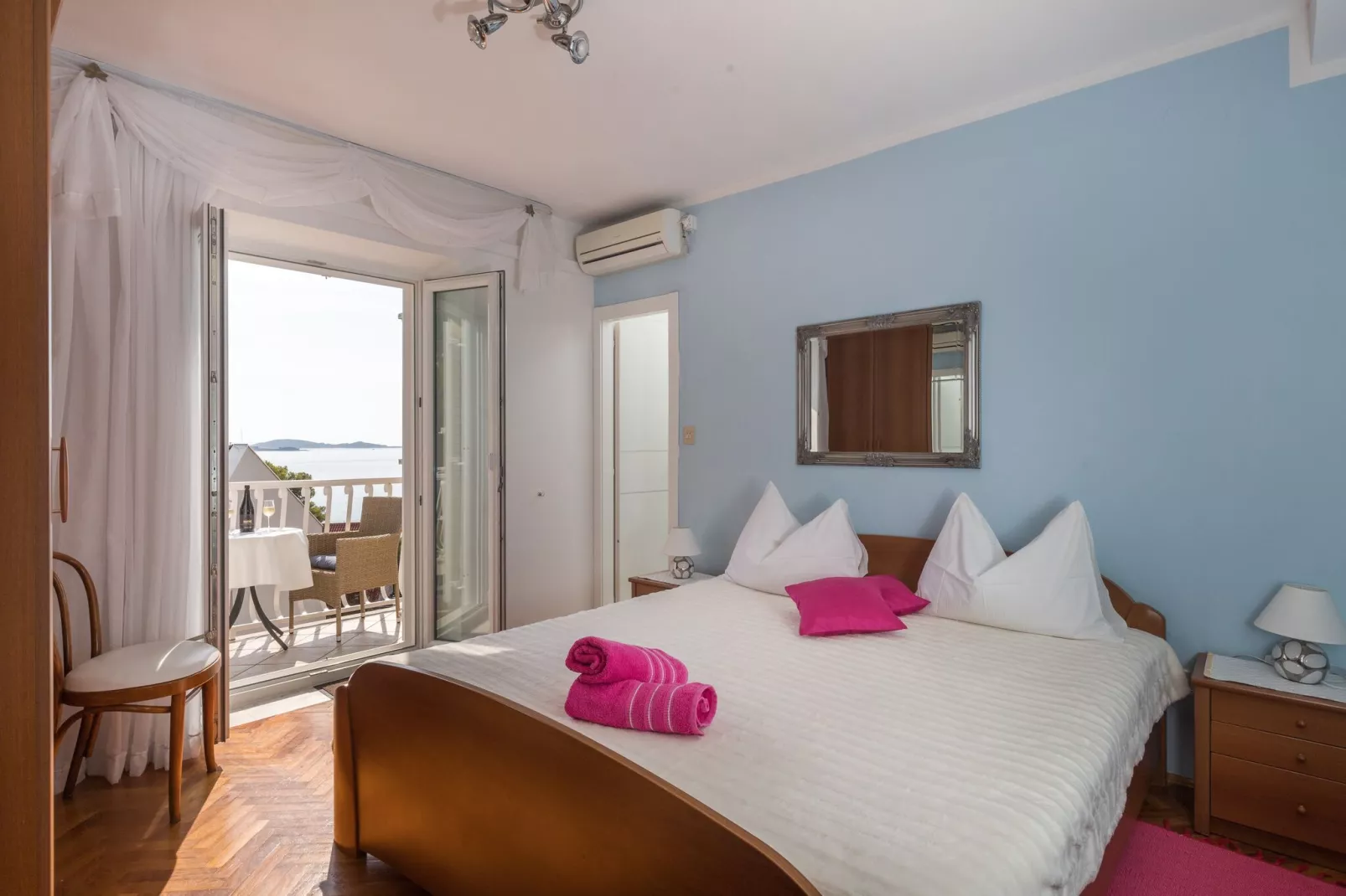 Rooms Tupina by Paulina - Superior Double Room with Balcony and Sea View (Room 2)-Bedroom