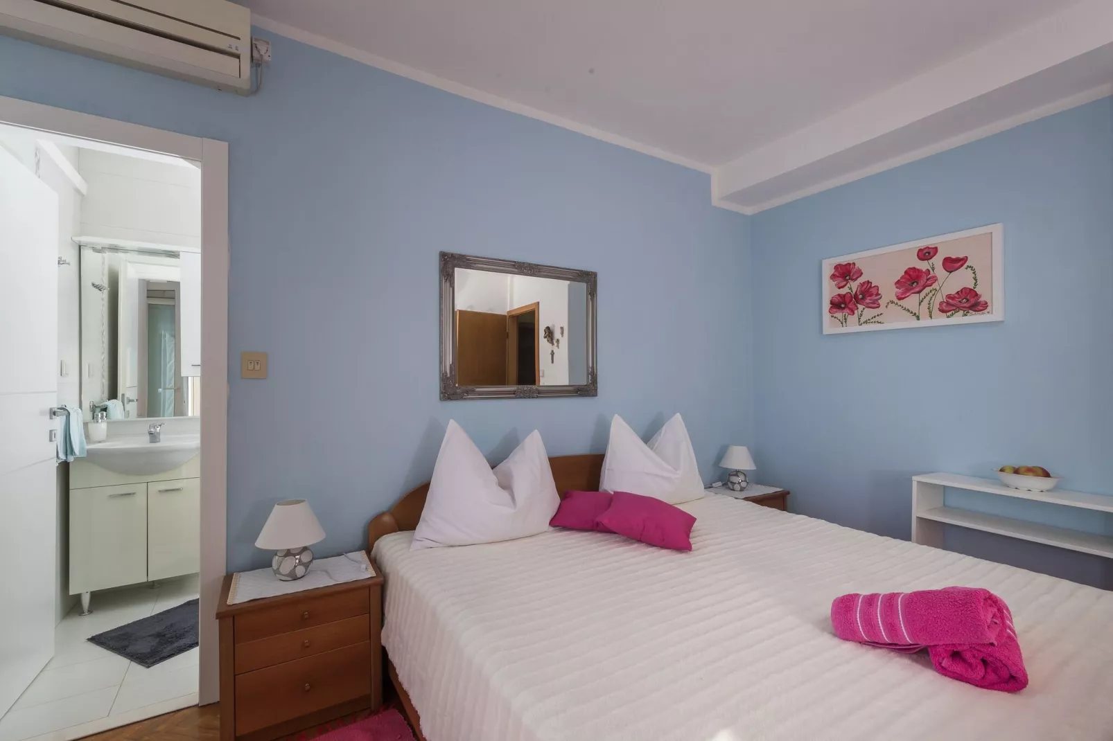 Rooms Tupina by Paulina - Superior Double Room with Balcony and Sea View (Room 2)-Bedroom