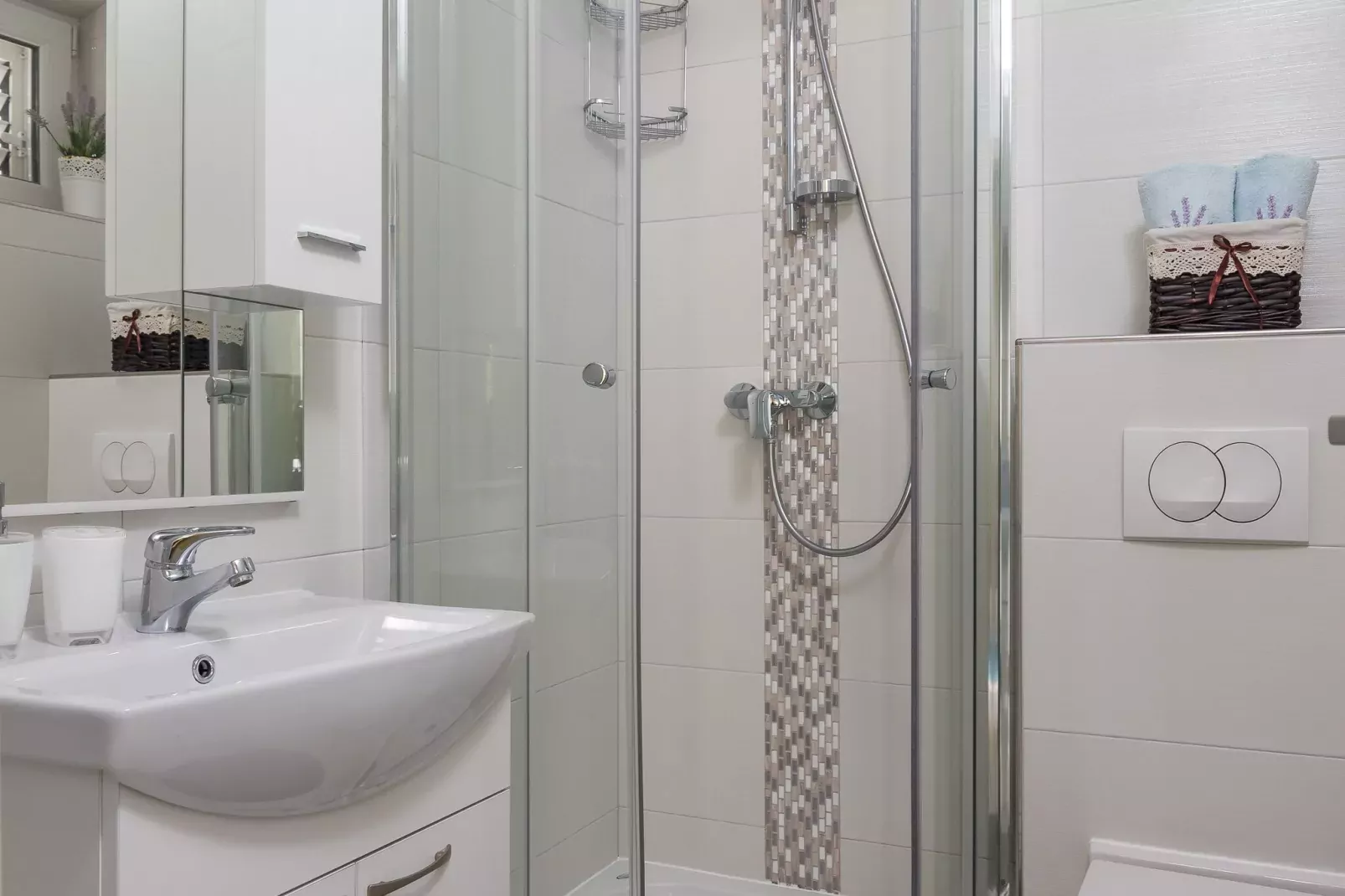 Rooms Tupina by Paulina - Standard Double Room with Balcony and Sea View (Room 3)-Bathroom