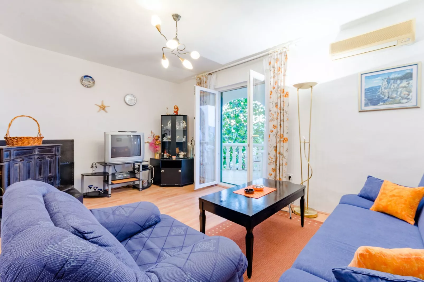 Apartment Sea Star - Three-Bedroom Apartment with Pool and Sea View-Wohnzimmer