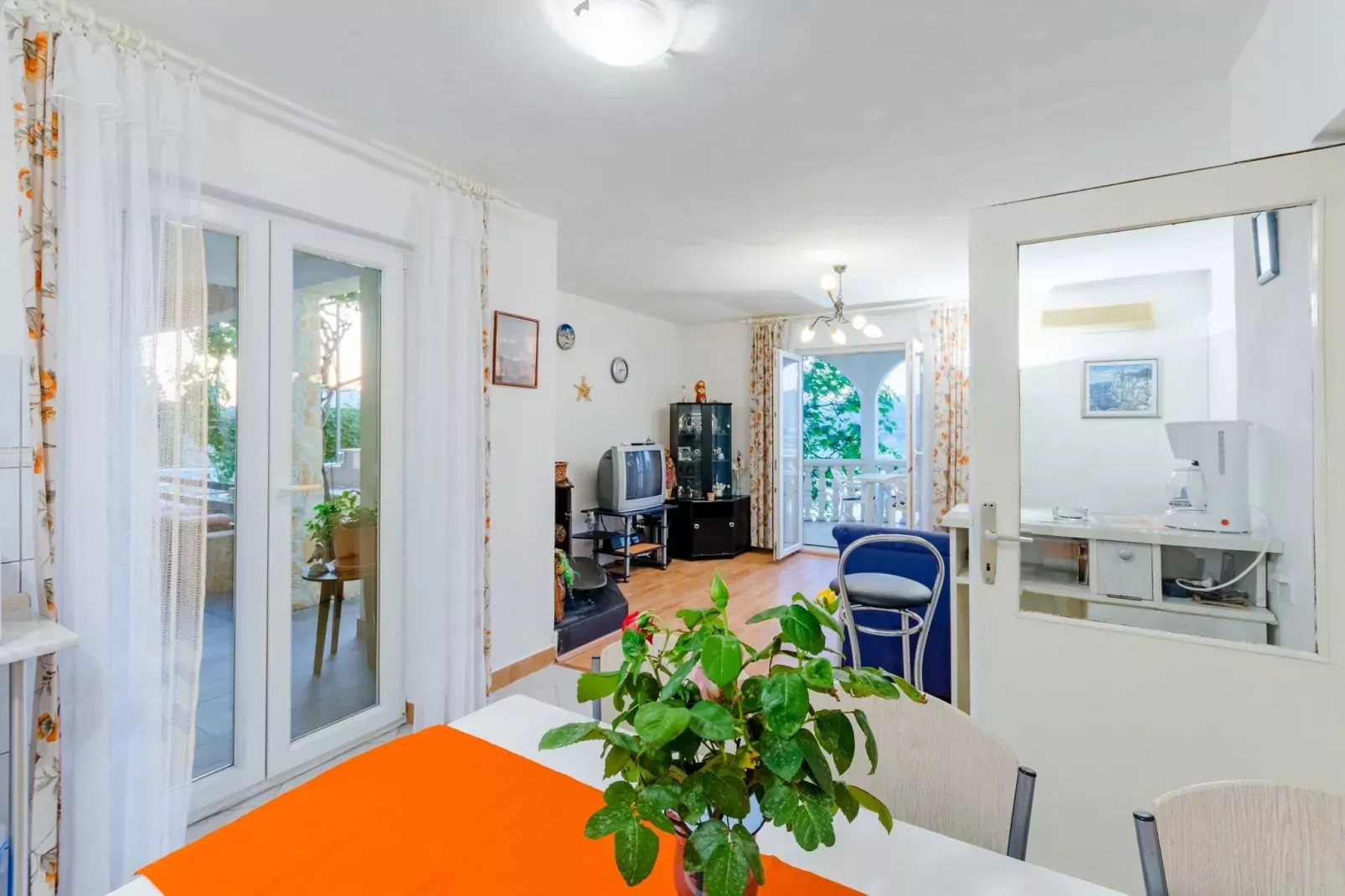 Apartment Sea Star - Three-Bedroom Apartment with Pool and Sea View-Küche