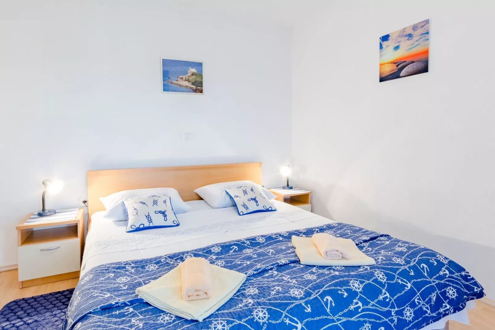 Apartment Sea Star - Three-Bedroom Apartment with Pool and Sea View-Schlafzimmer