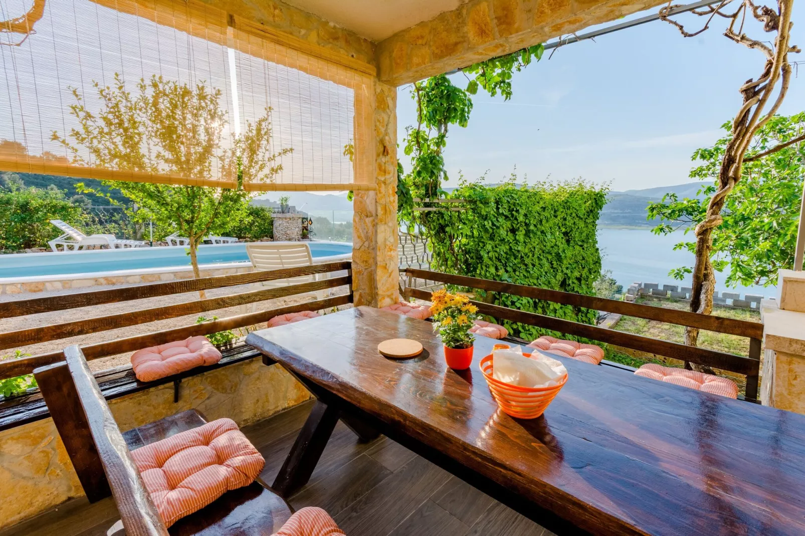 Apartment Sea Star - Three-Bedroom Apartment with Pool and Sea View-Außenbereich