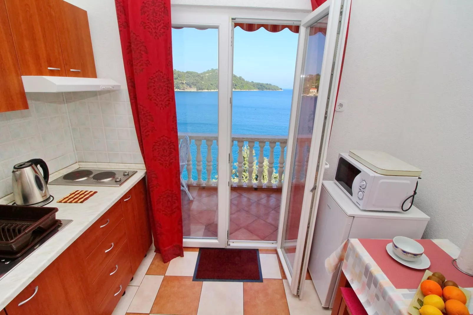 Apartments Filipović - Comfort One-Bedroom Apartment with Balcony and Sea View (A2)-Kitchen