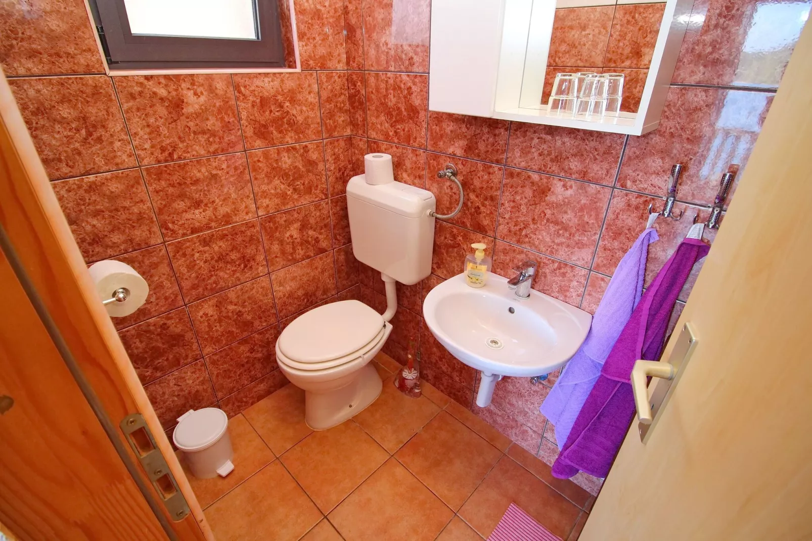 Apartments Filipović - Comfort One-Bedroom Apartment with Balcony and Sea View (A2)-Bathroom