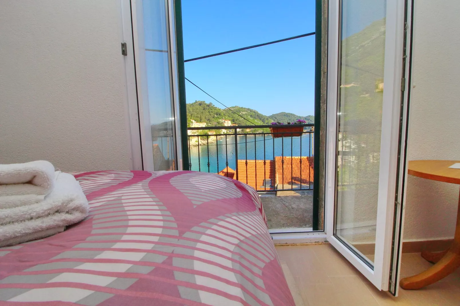 Apartment Mambo , Mljet - Duplex Apartment with Terrace and Sea View-Bedroom
