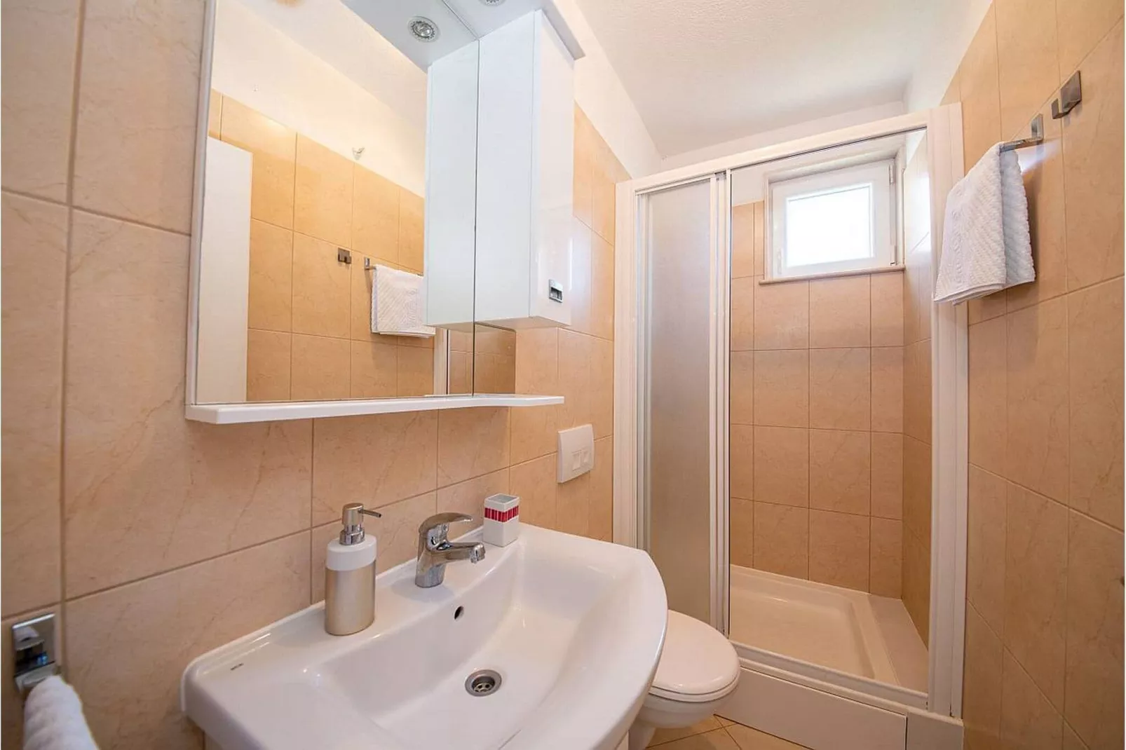 Apartments Magdalena - Standard Apartment with Terrace and Sea View (A2)-Badezimmer