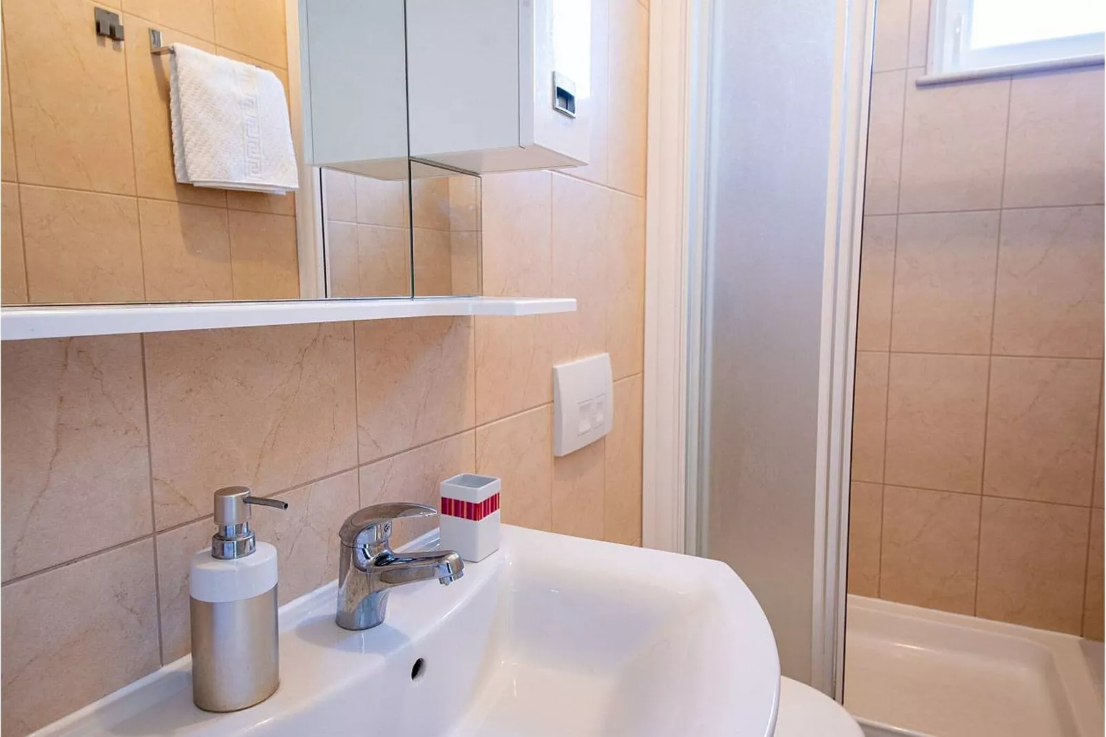 Apartments Magdalena - Standard Apartment with Terrace and Sea View (A2)-Badezimmer