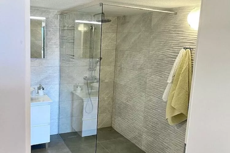 Holiday Home Oliva - Holiday House with Terrace and Sea View-Badezimmer