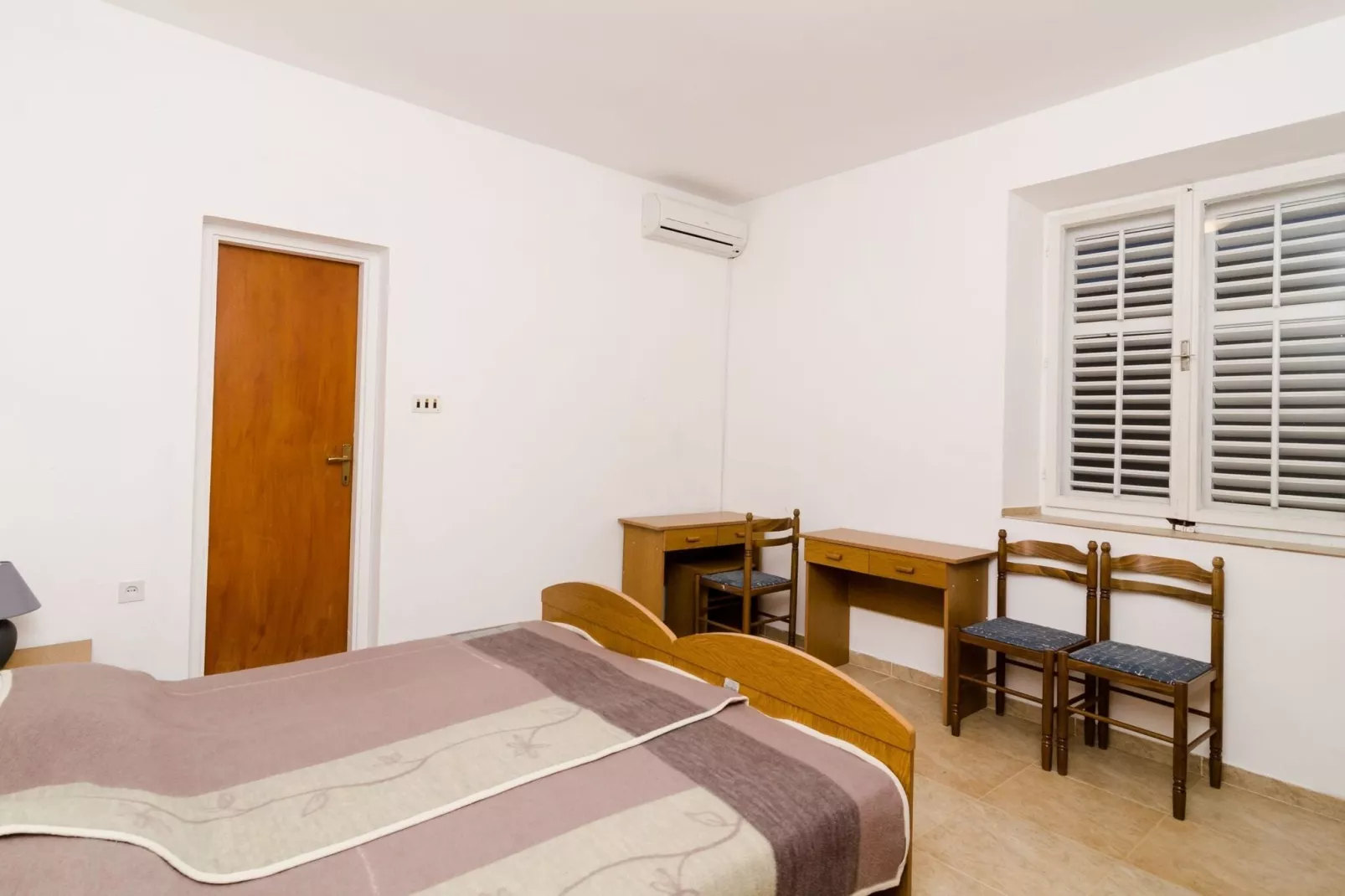 Guest House Kiko - One-Bedroom Apartment with Balcony and Sea View (A4)-Bedroom