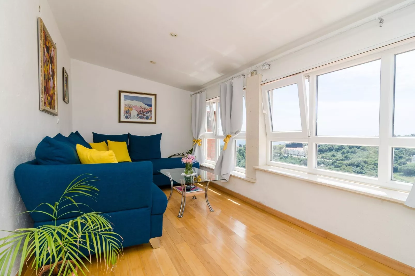 Apartment Emma - Two Bedroom Apartment with Balcony and Sea View-Living room