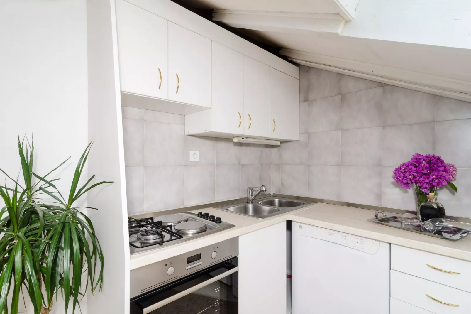 Apartment Emma - Two Bedroom Apartment with Balcony and Sea View-Kitchen
