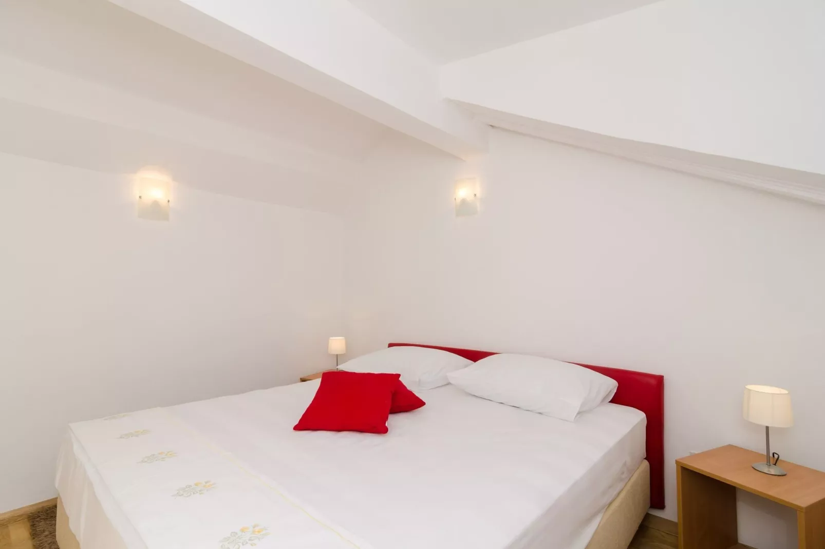 Apartment Emma - Two Bedroom Apartment with Balcony and Sea View-Bedroom