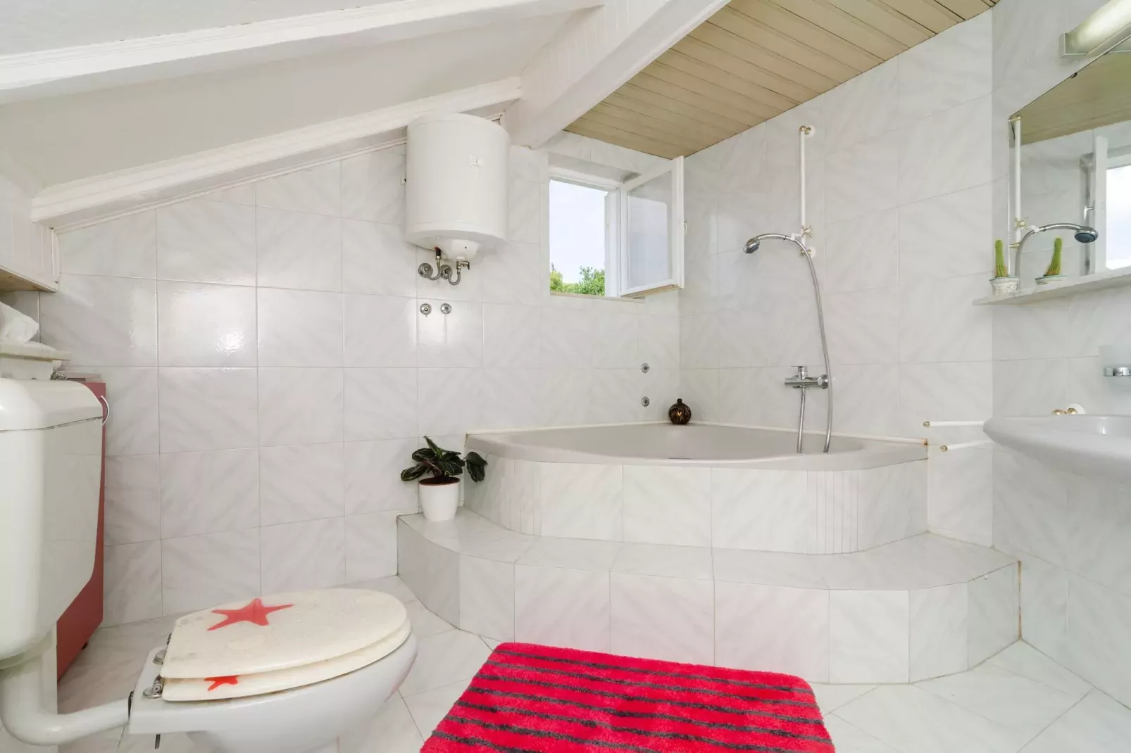 Apartment Emma - Two Bedroom Apartment with Balcony and Sea View-Bathroom