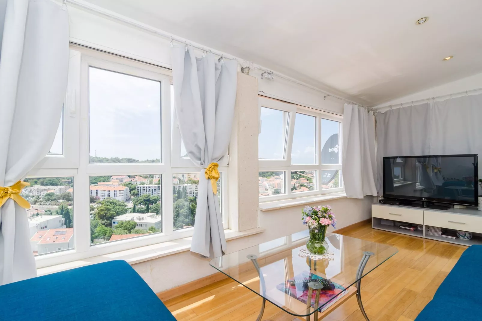 Apartment Emma - Two Bedroom Apartment with Balcony and Sea View-Indoor