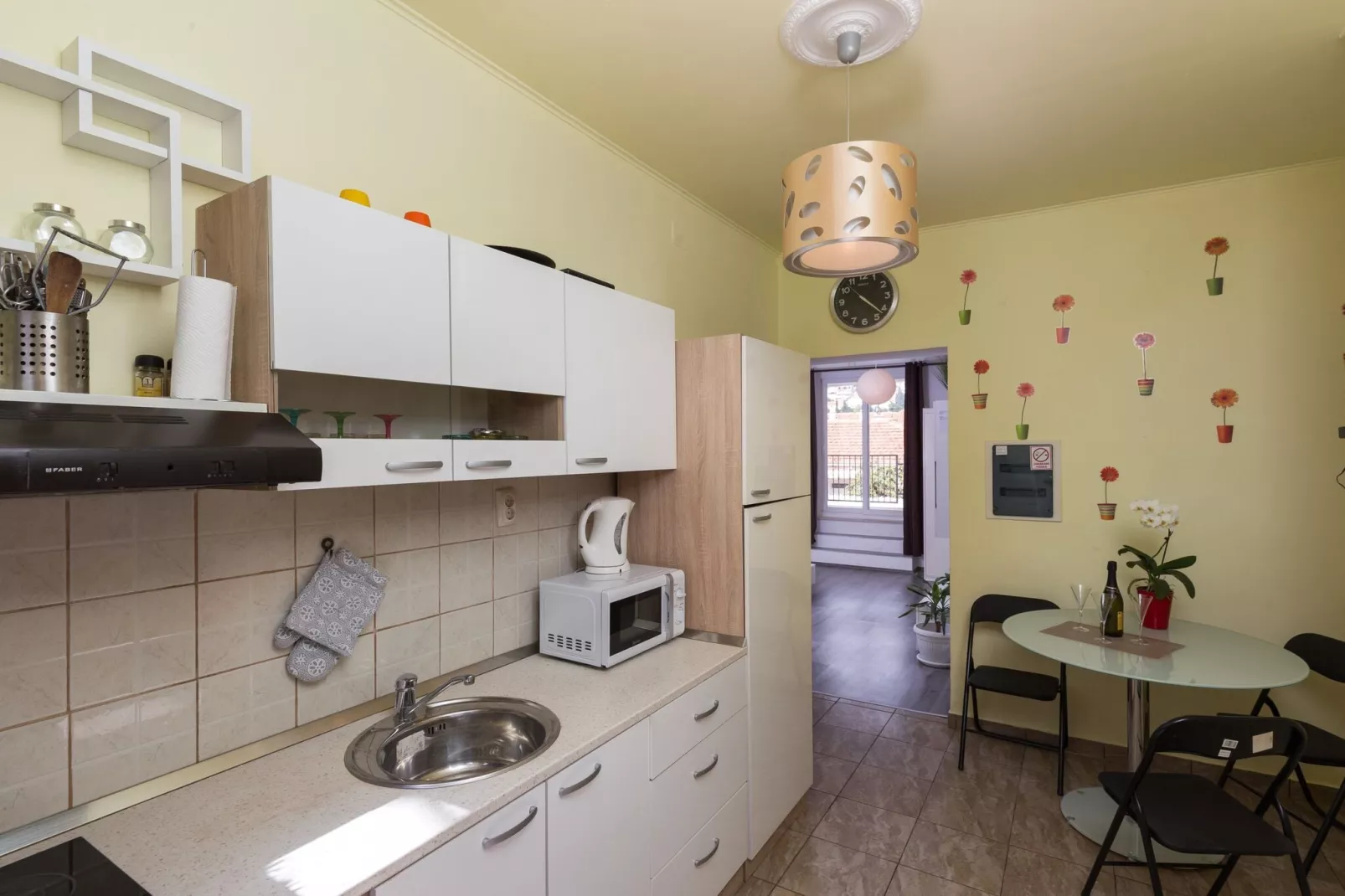 Apartments Mavi - Studio Apartment with Terrace and City View-Kitchen