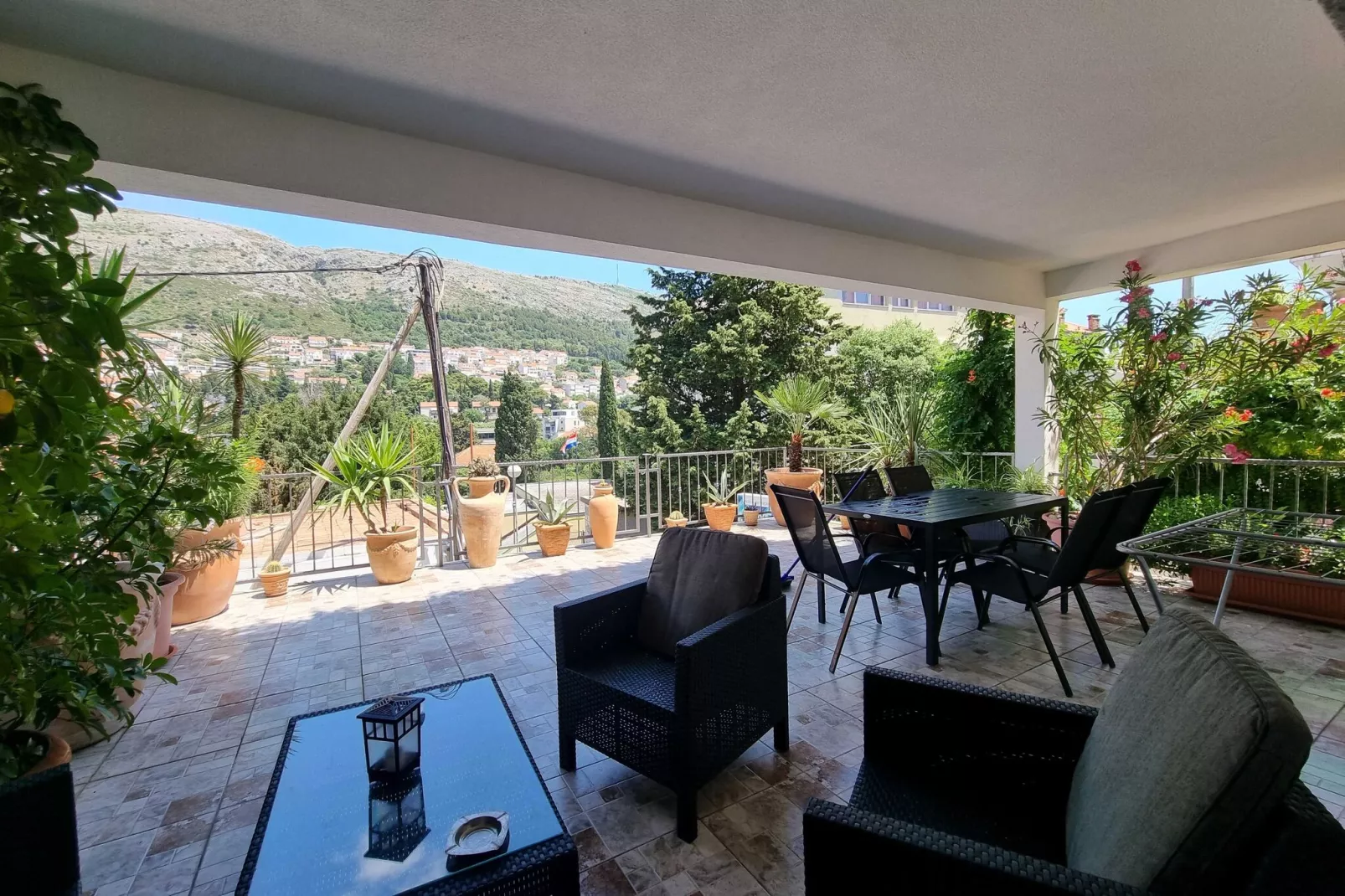 Apartments Mavi - Two-Bedroom Apartment with Terrace and City View-Terrace