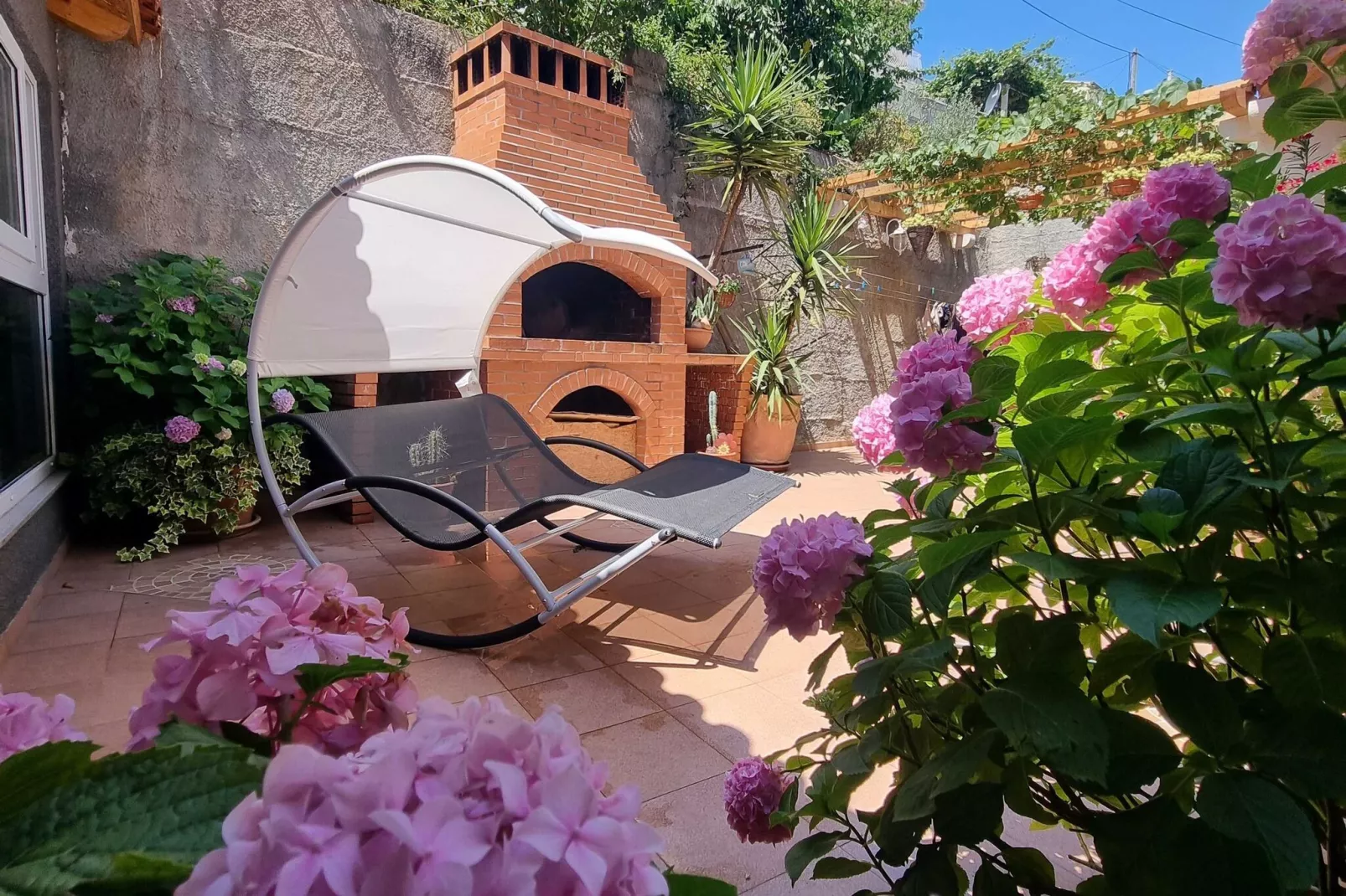 Apartments Mavi - Two-Bedroom Apartment with Terrace and City View-Terrace