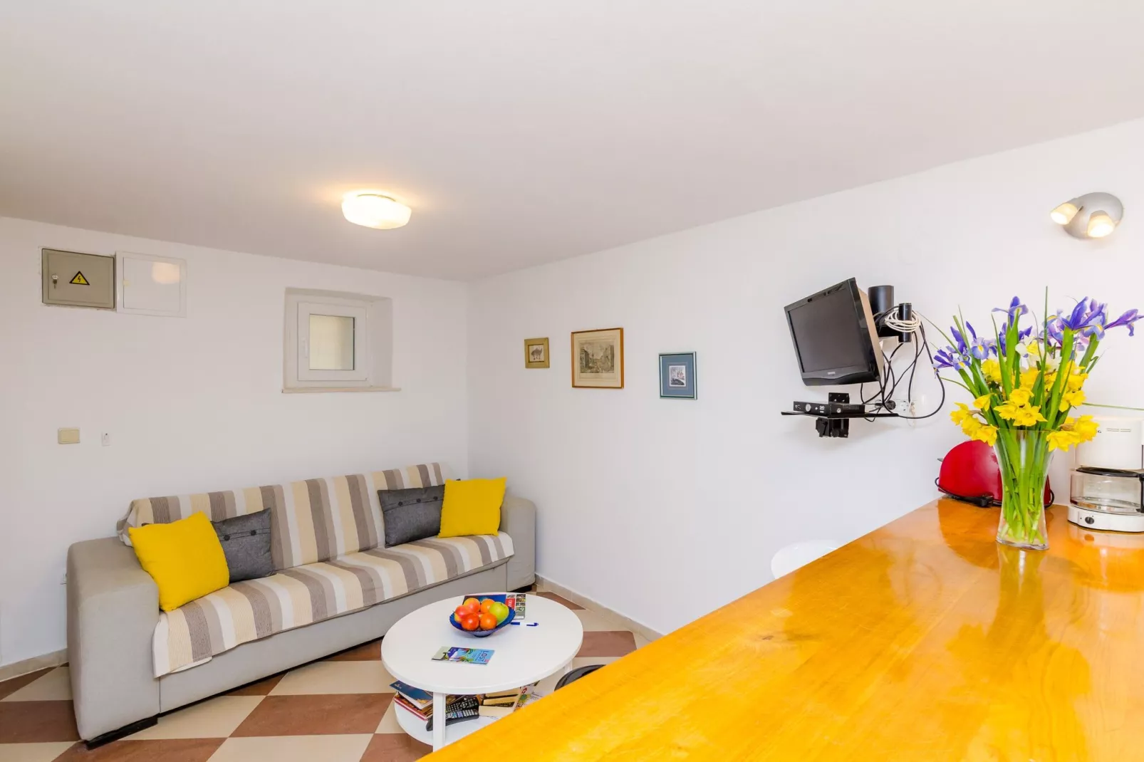 Apartment Simović - One Bedroom Apartment-Living room