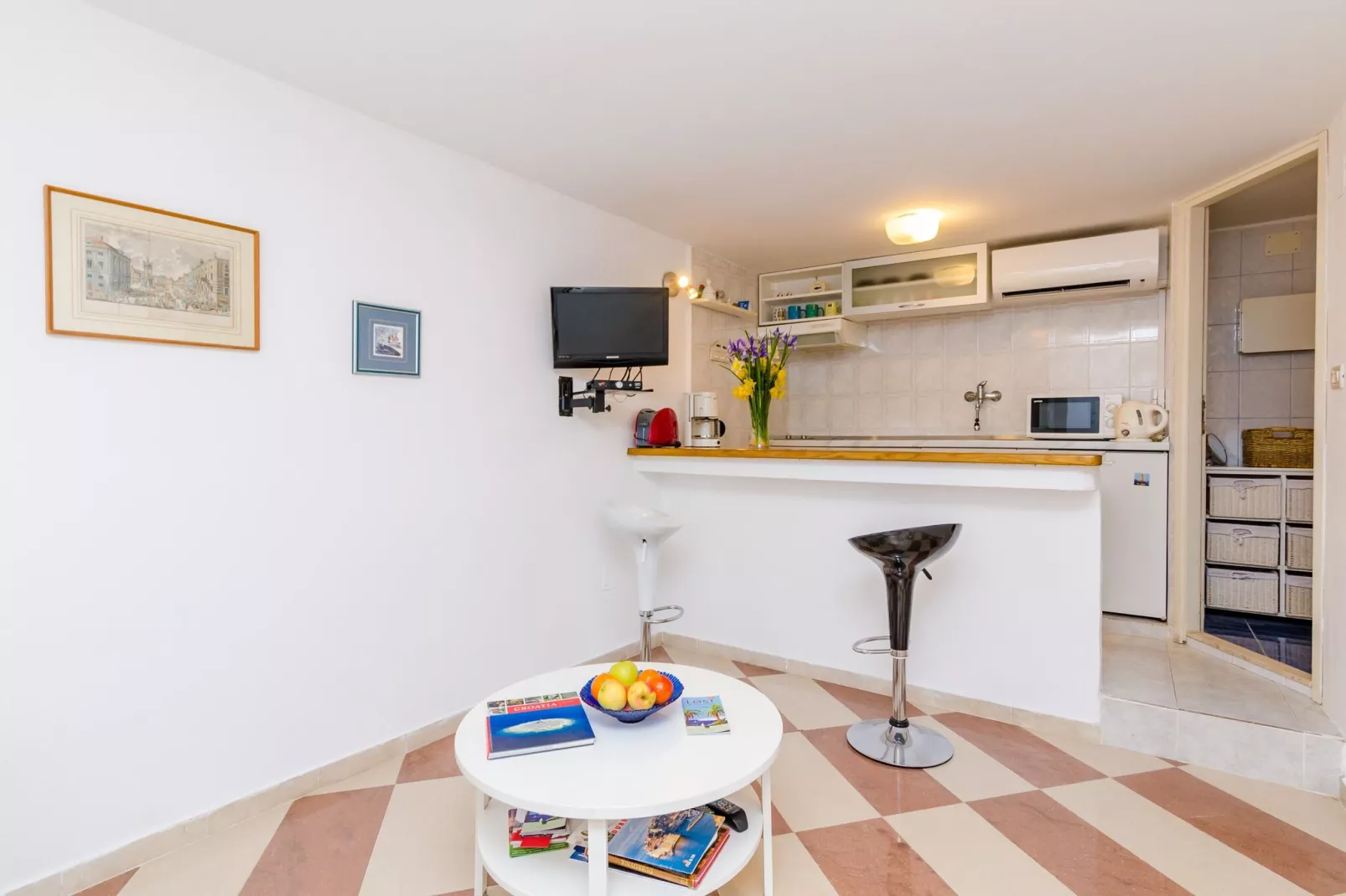 Apartment Simović - One Bedroom Apartment-Living room