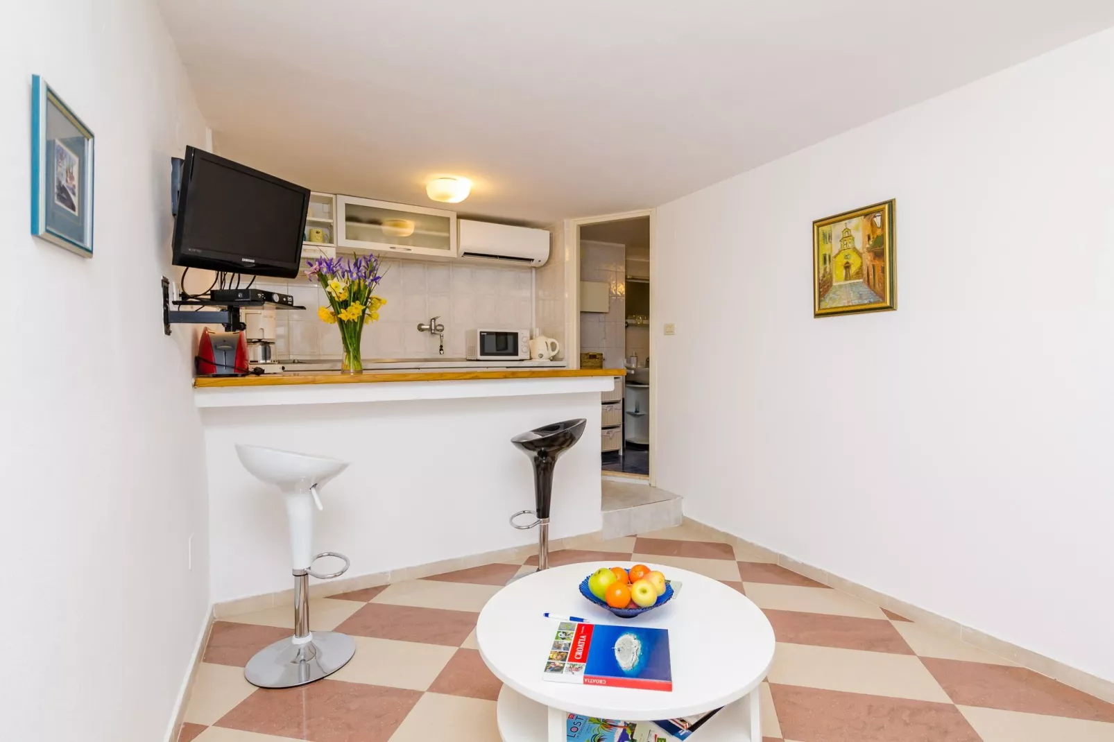 Apartment Simović - One Bedroom Apartment-Living room