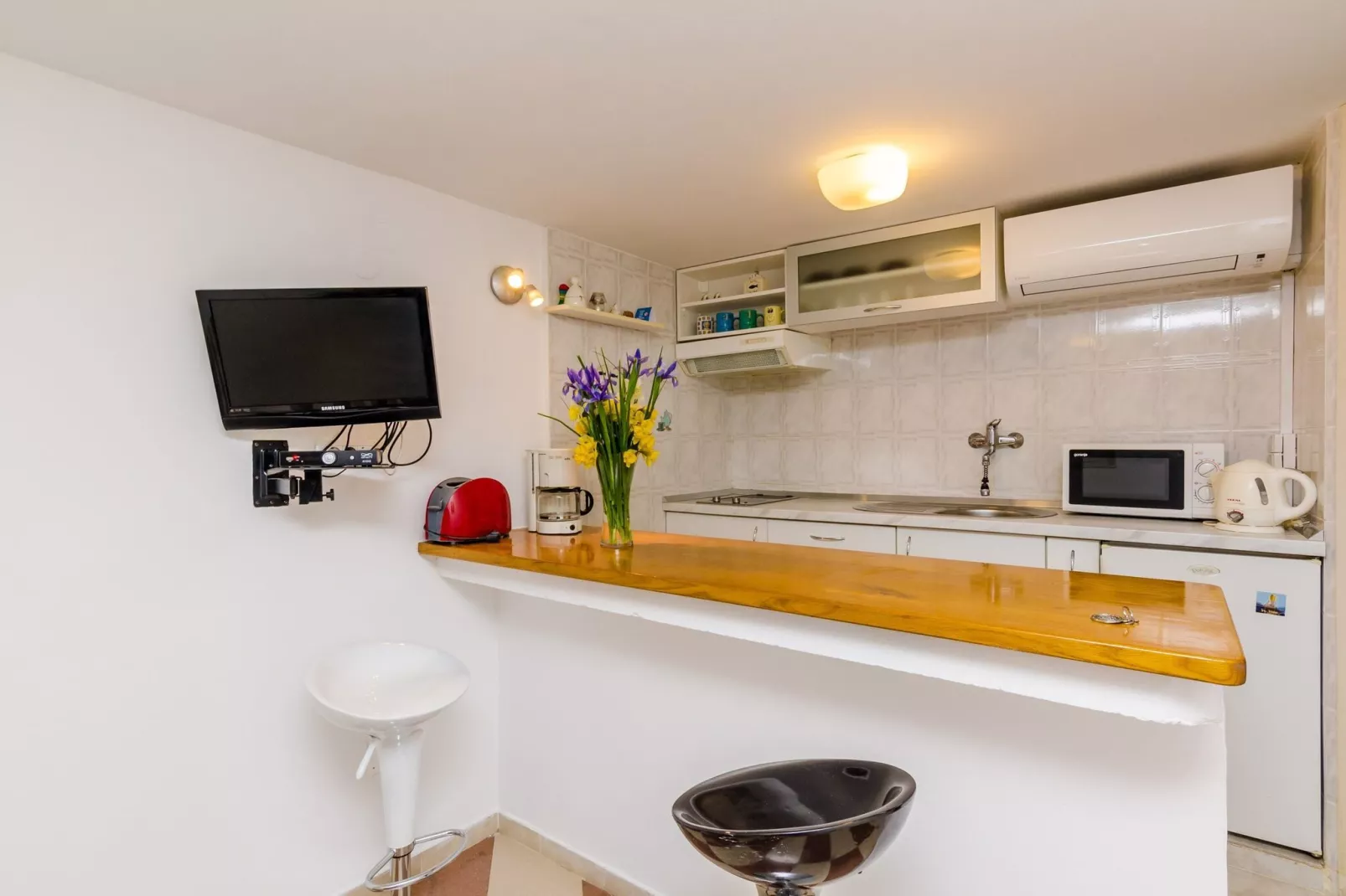 Apartment Simović - One Bedroom Apartment-Kitchen