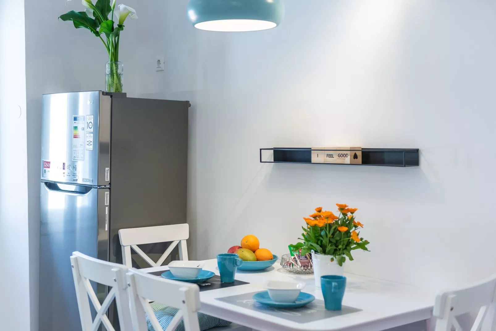 Apartment Simović - Two Bedroom Apartment with City View-Dining room