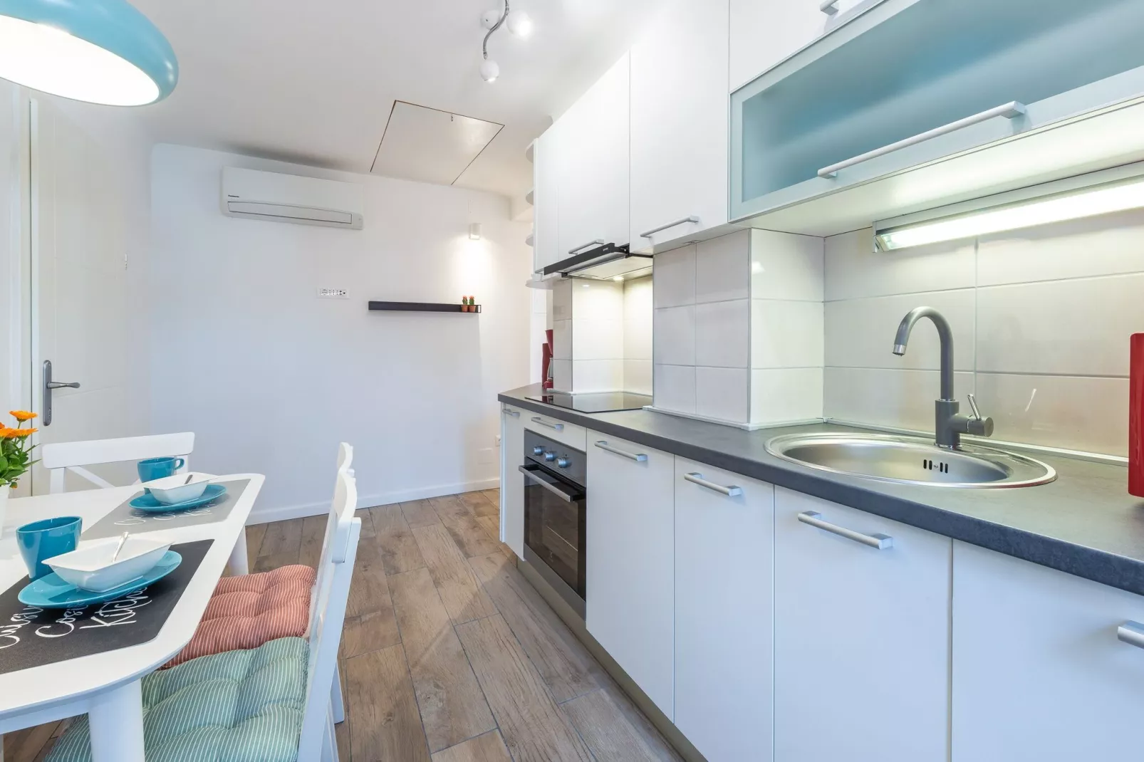 Apartment Simović - Two Bedroom Apartment with City View-Kitchen