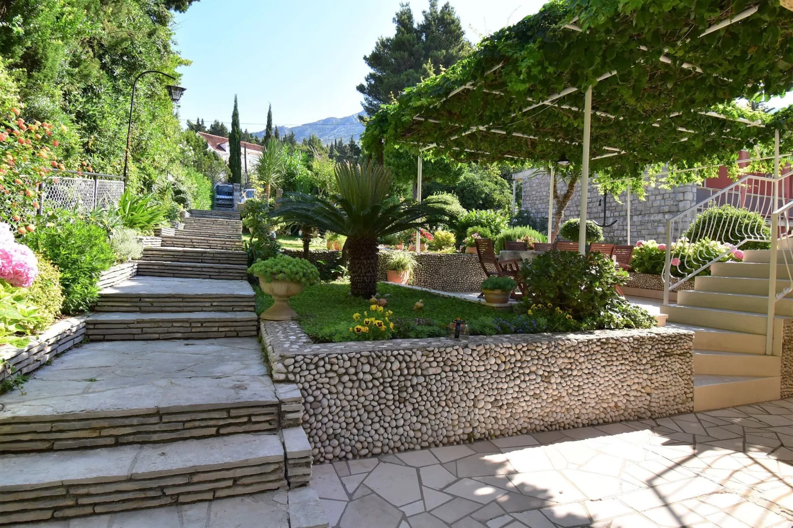 Guest House Kanjuo - Studio Apartment with Terrace and Garden View-Gardens summer