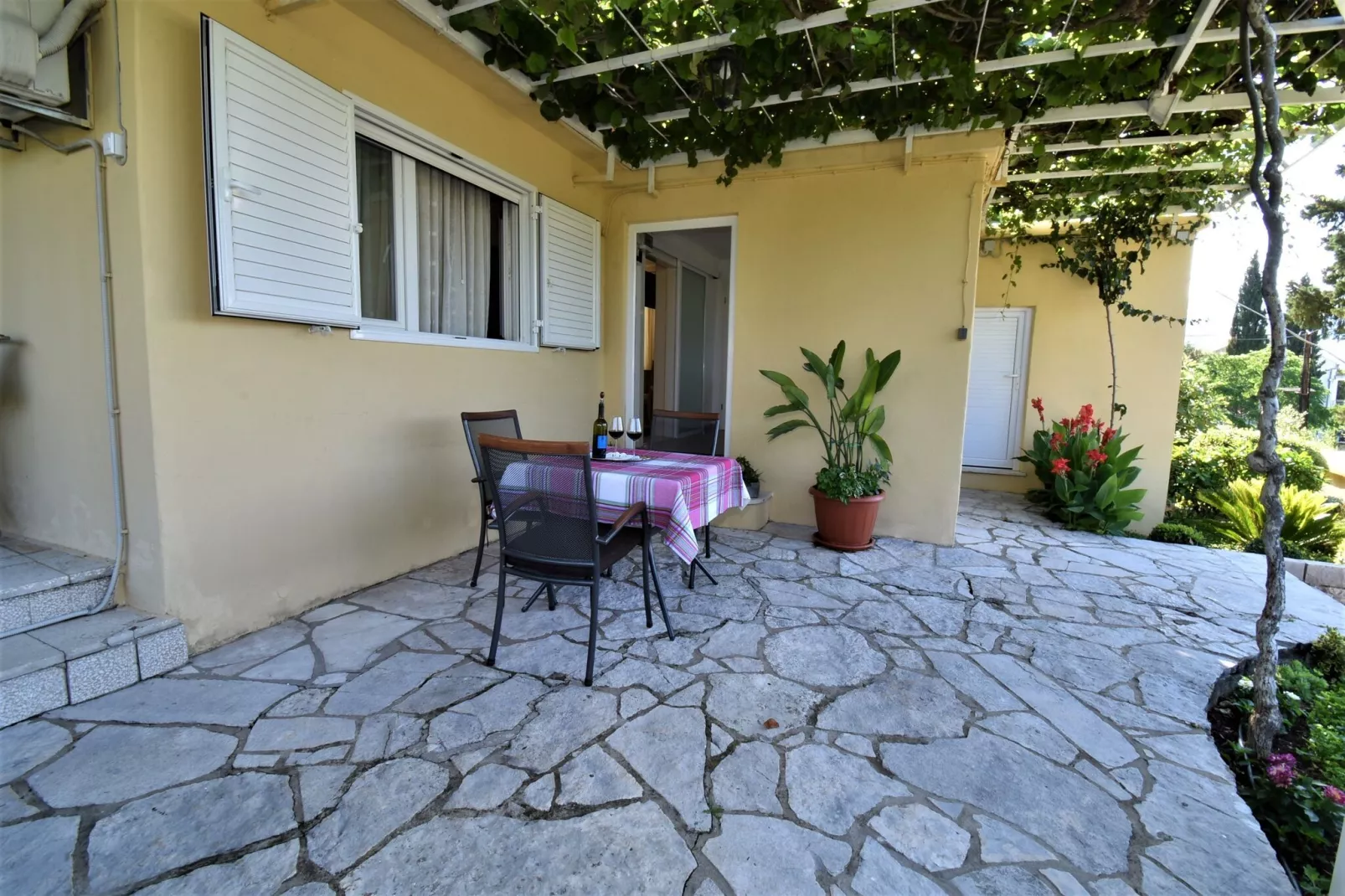 Guest House Kanjuo - Studio Apartment with Terrace and Garden View-Terrace