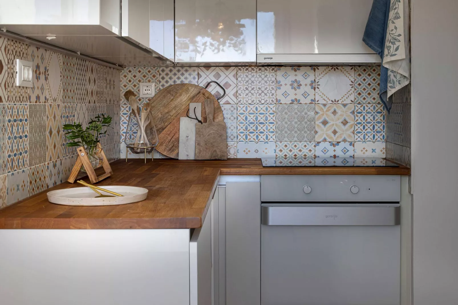 Apartment Pantarul - One Bedroom Apartment with City View-Kitchen