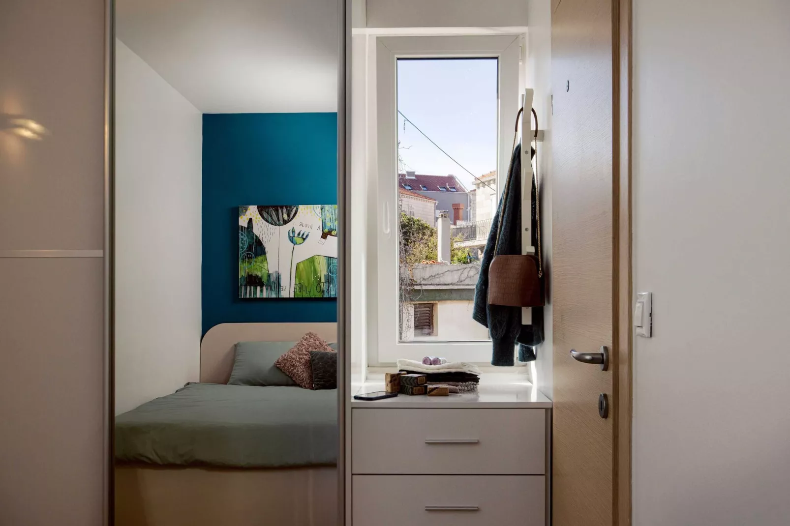 Apartment Pantarul - One Bedroom Apartment with City View-Bedroom