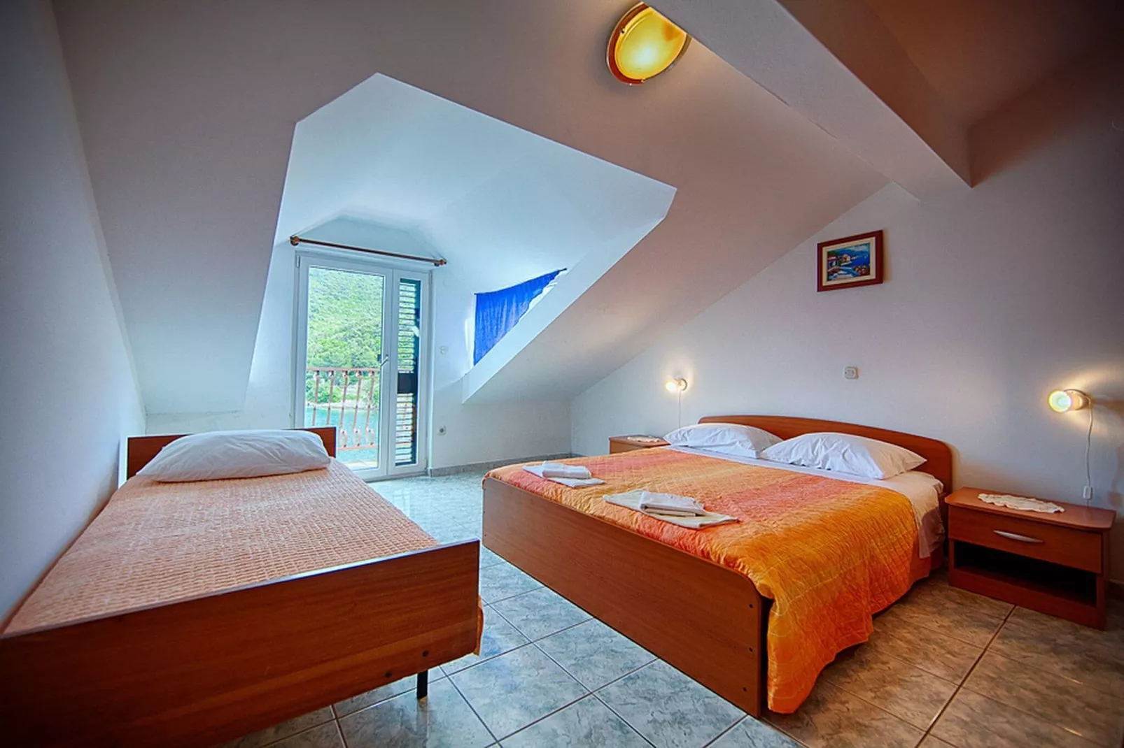 Apartments Malo Lago - One-Bedroom Apartment with Two Balconies and Sea View - Attic (Apartment 2)-Chambre