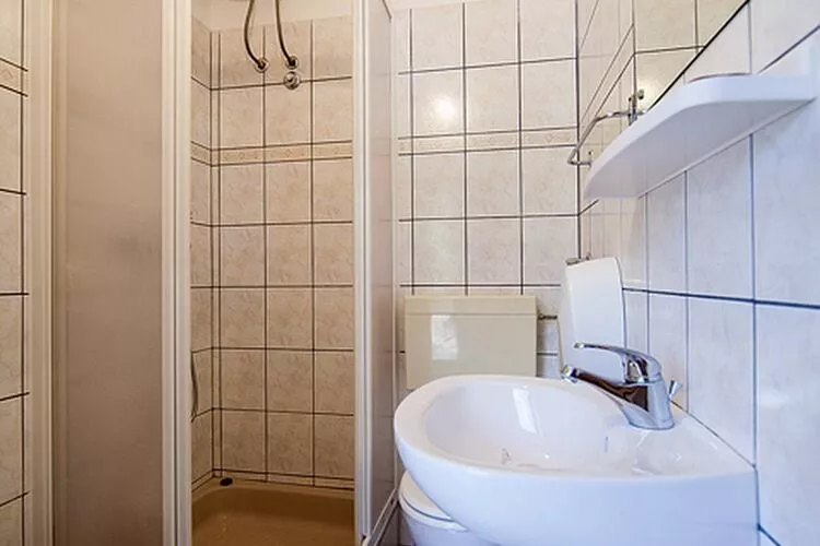 Apartments Malo Lago - One-Bedroom Apartment with Two Balconies and Sea View - Attic (Apartment 2)-Salle de bain