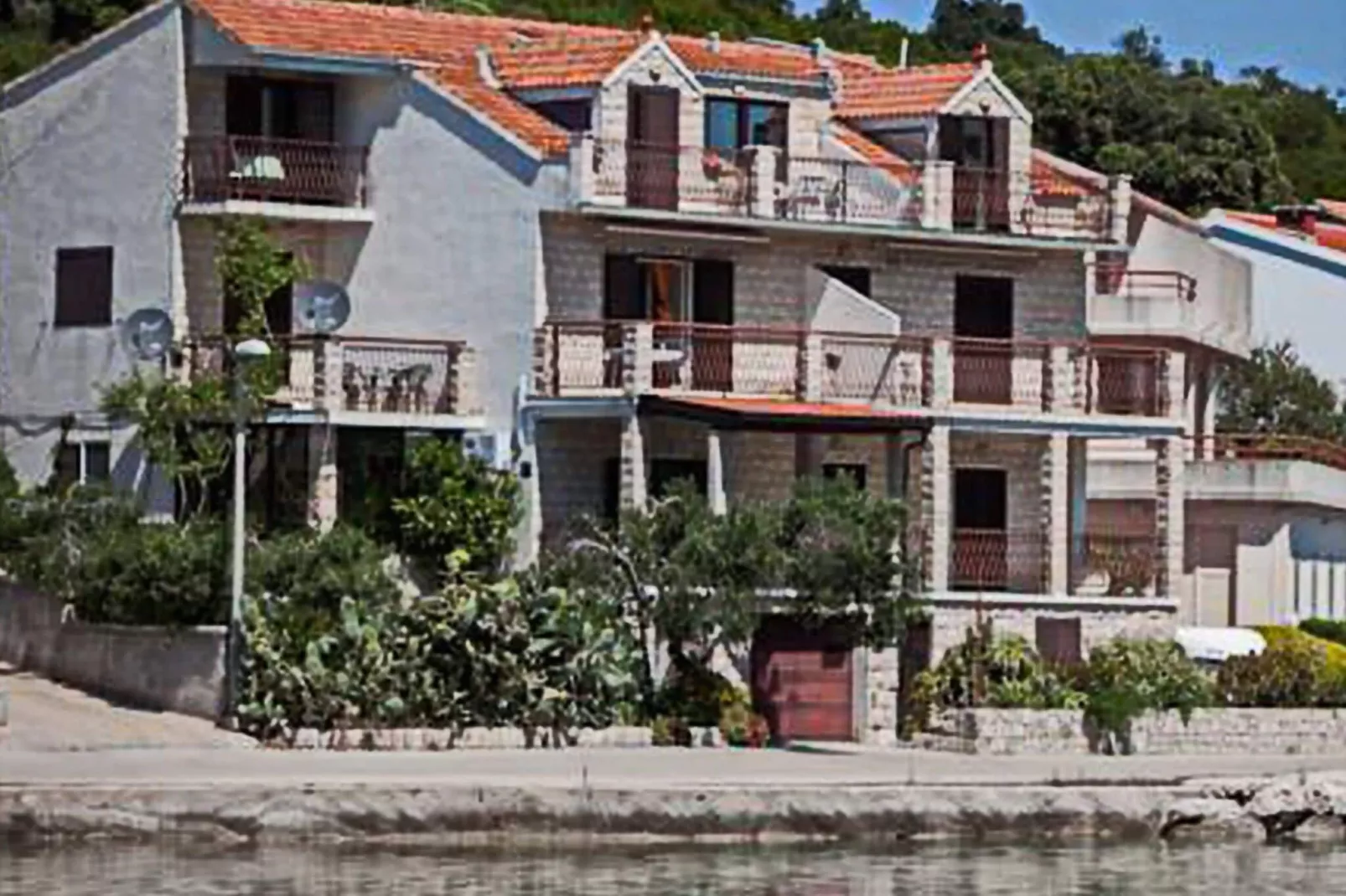 Apartments Malo Lago - One-Bedroom Apartment with Balcony and Sea View - Attic (Apartment 3)-Outdoor